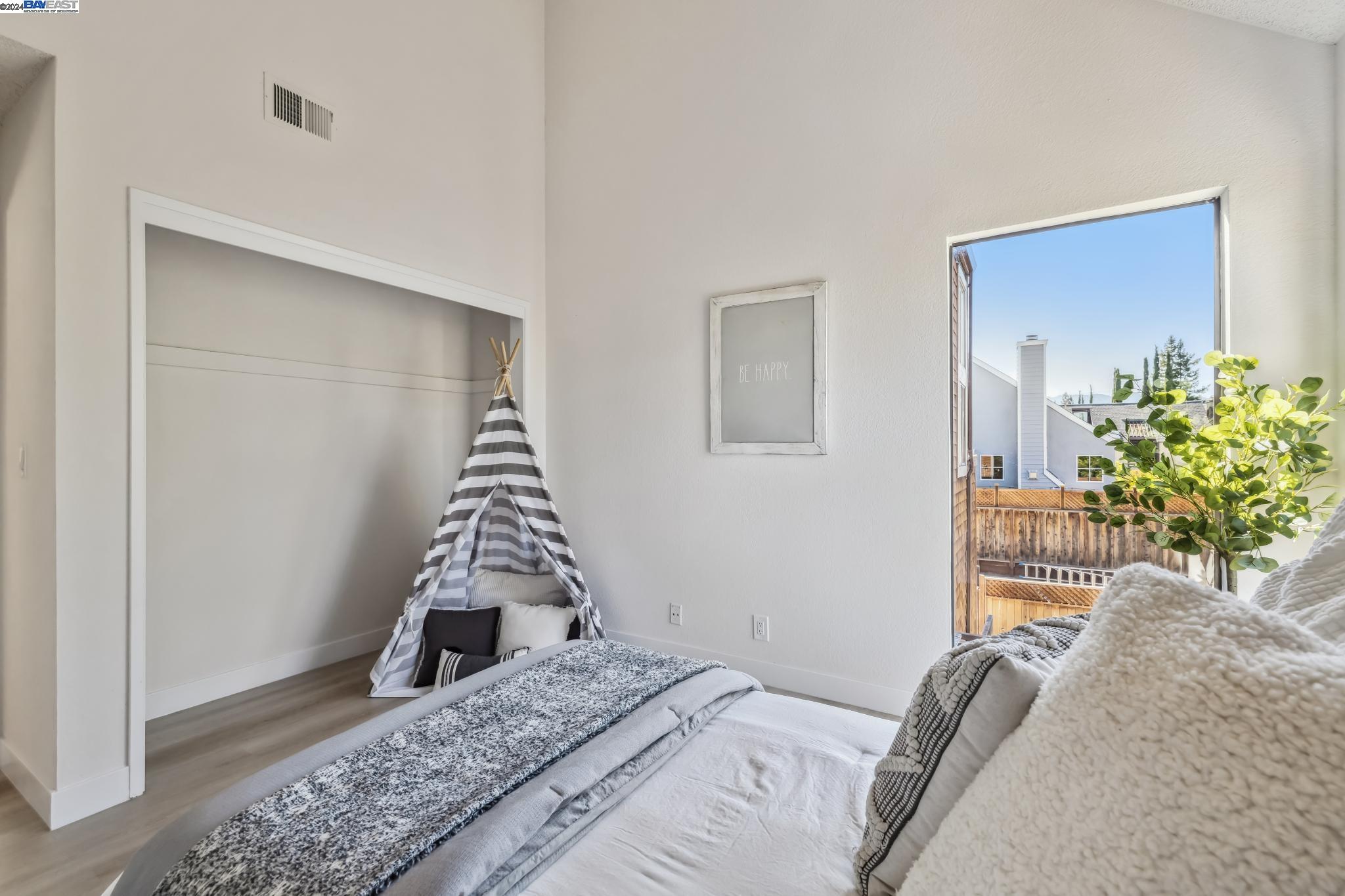 2948 Del Loma Dr
