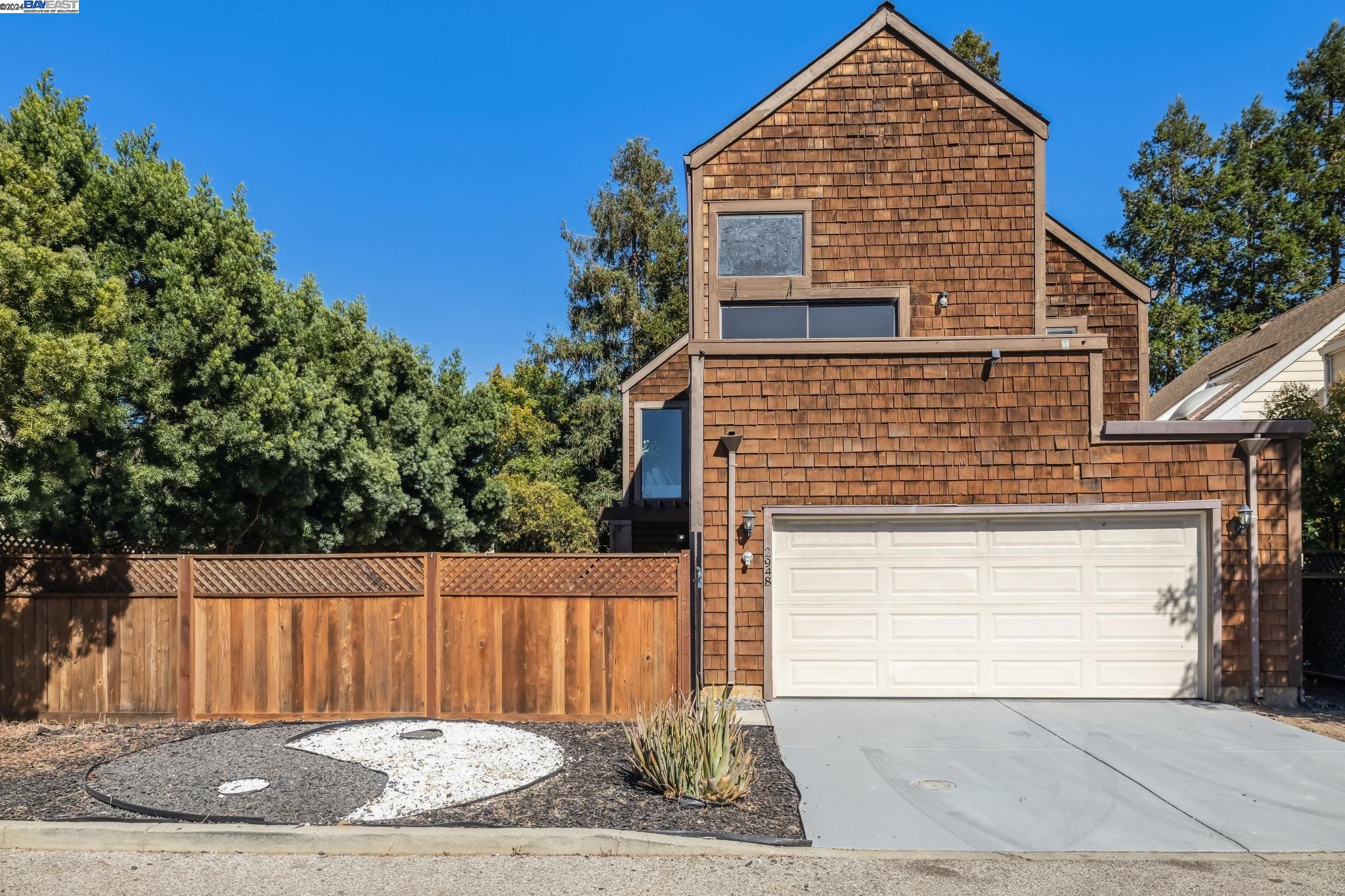 2948 Del Loma Dr