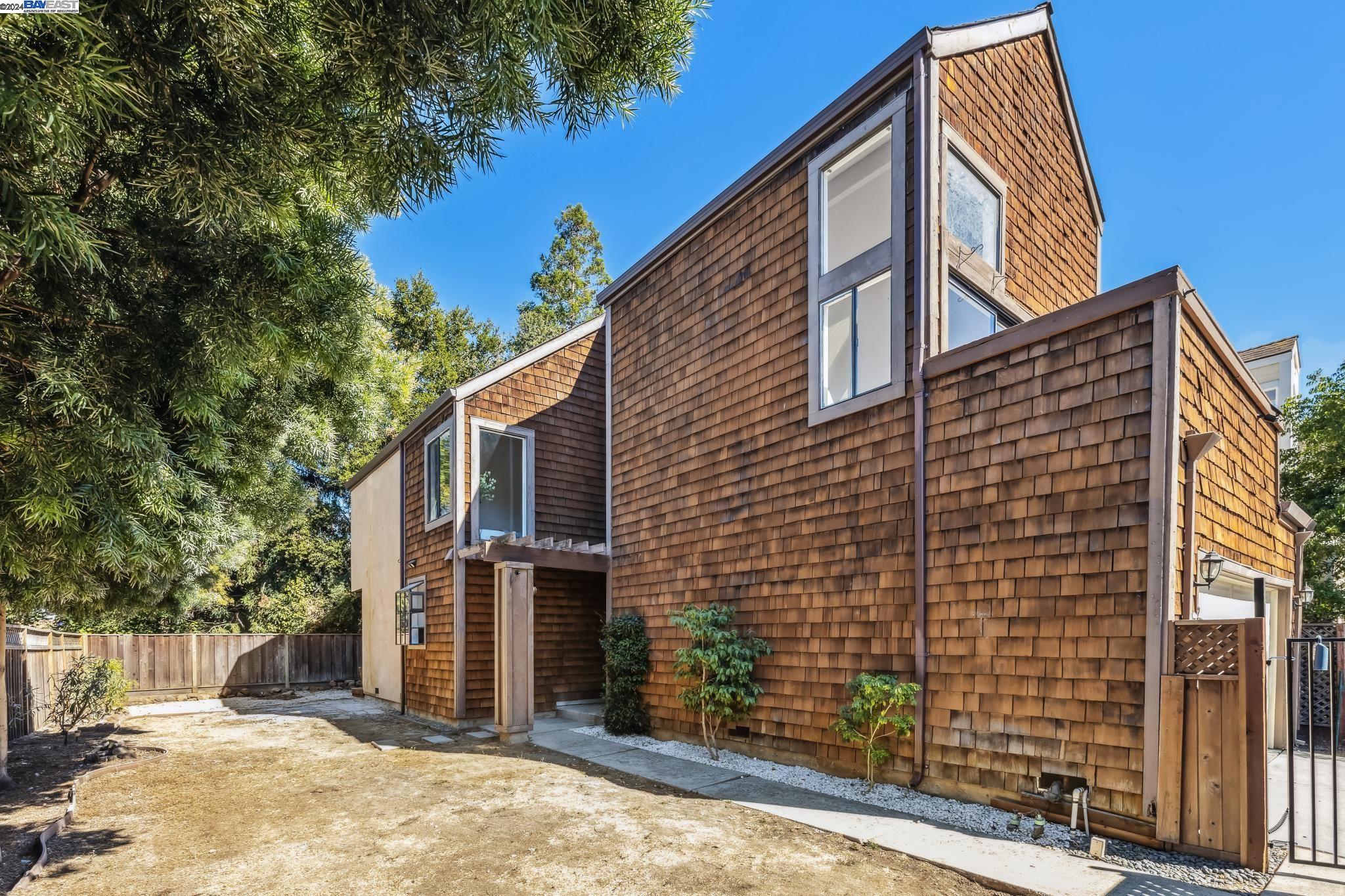 2948 Del Loma Dr