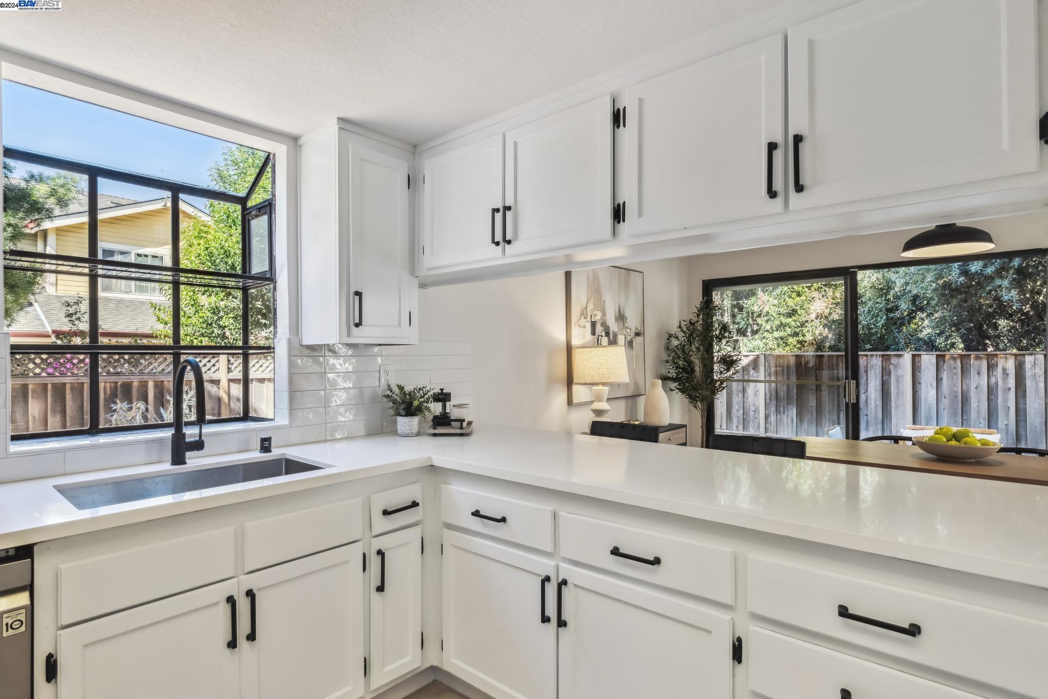 2948 Del Loma Dr