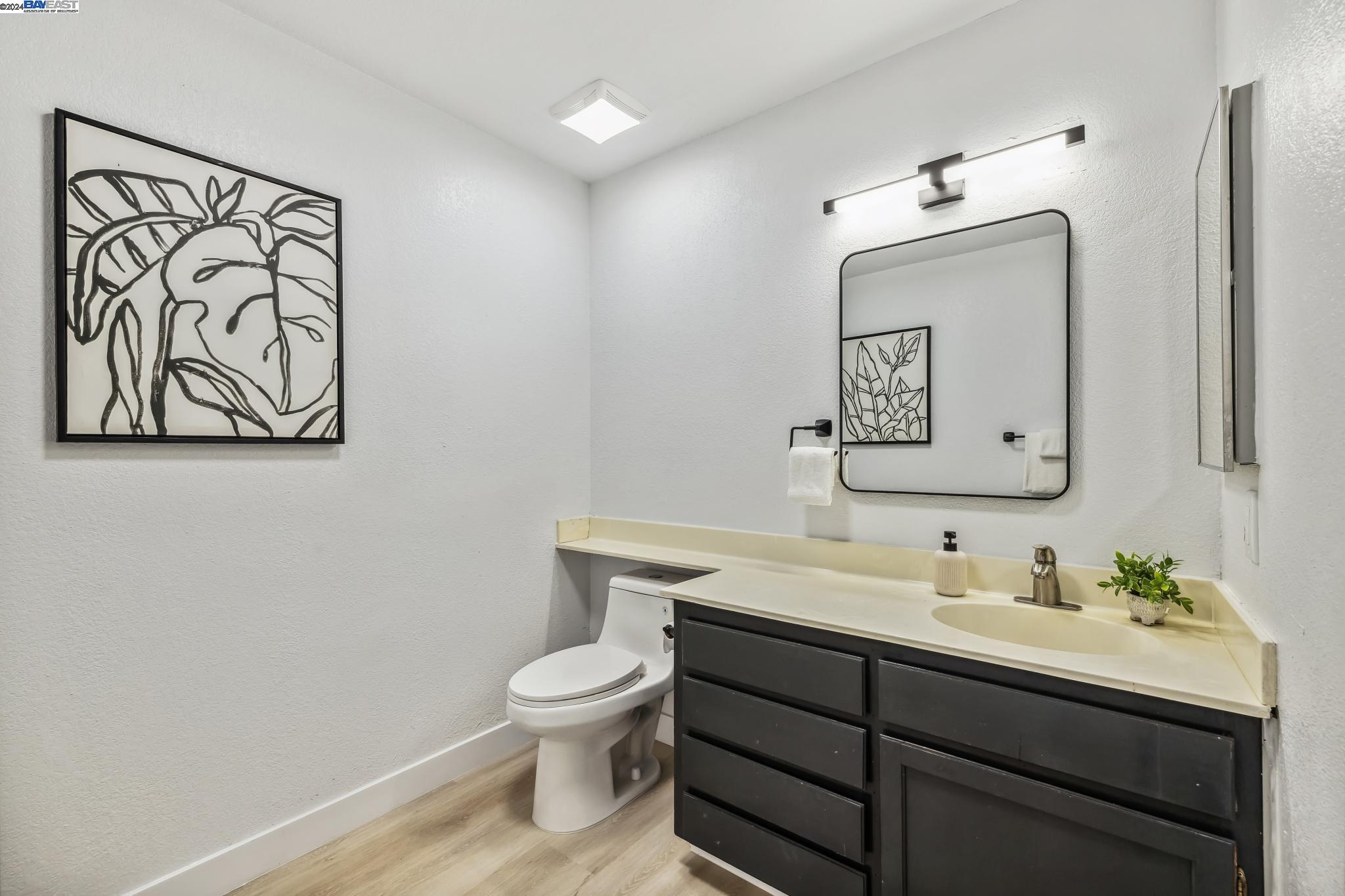 2948 Del Loma Dr