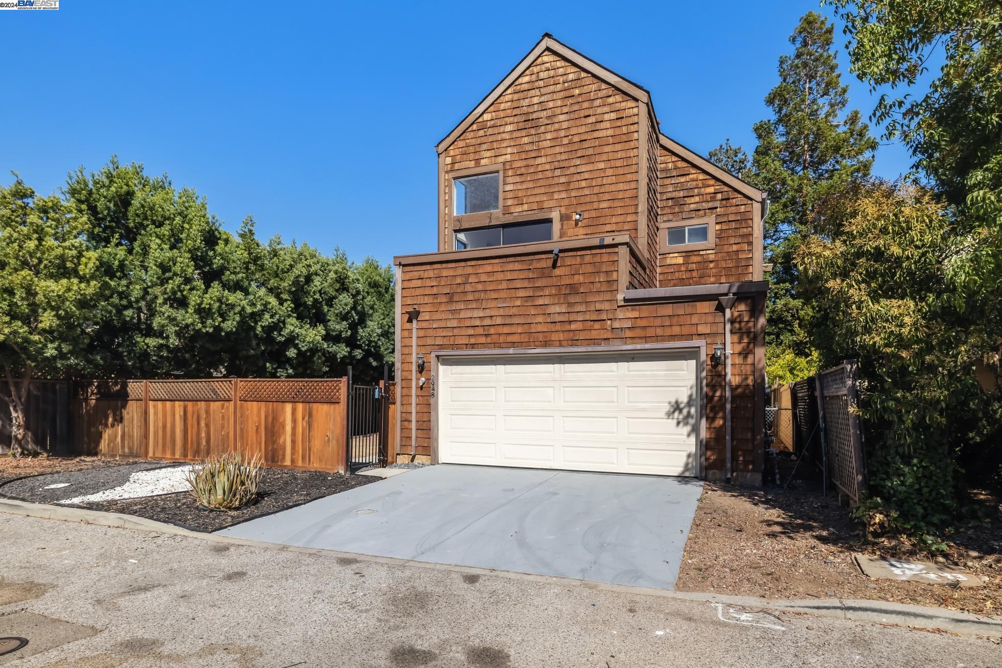 2948 Del Loma Dr