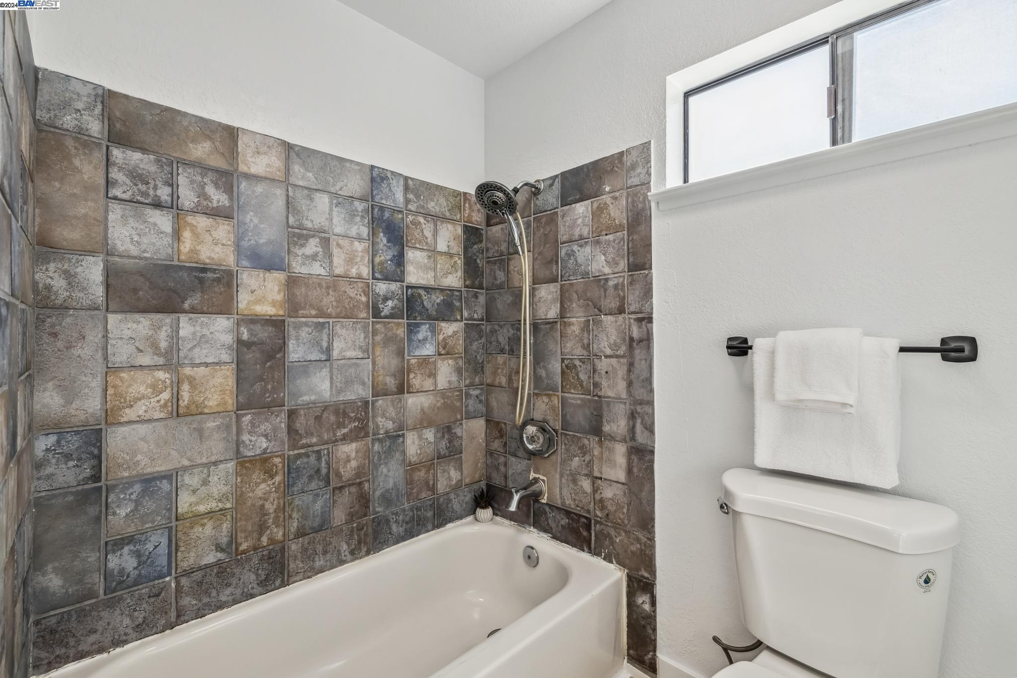 2948 Del Loma Dr