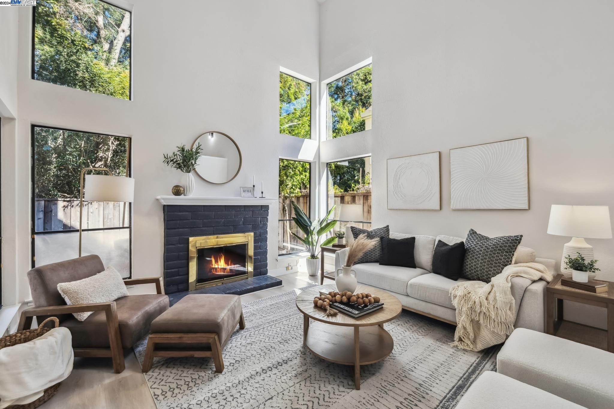 2948 Del Loma Dr