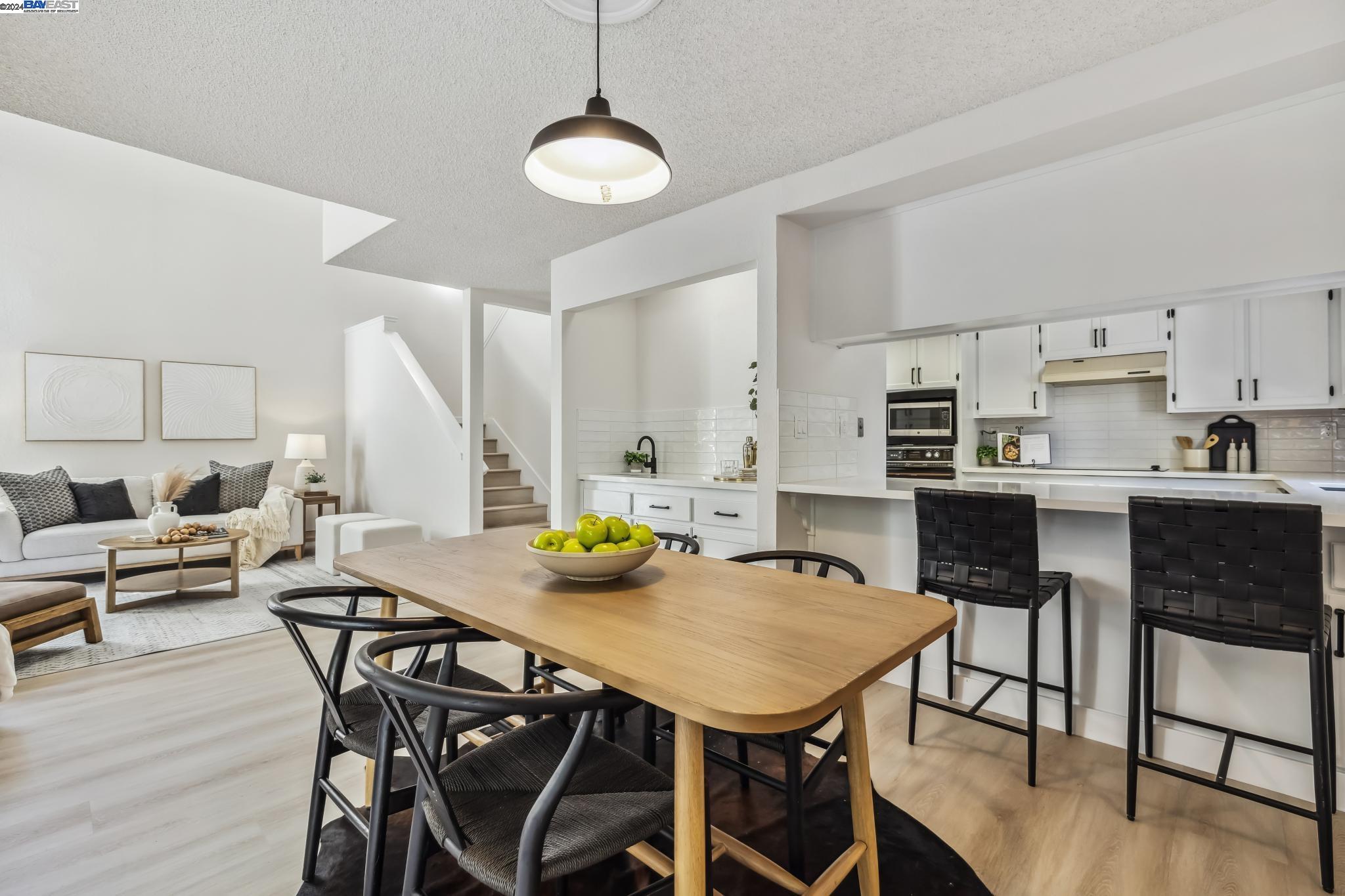 2948 Del Loma Dr