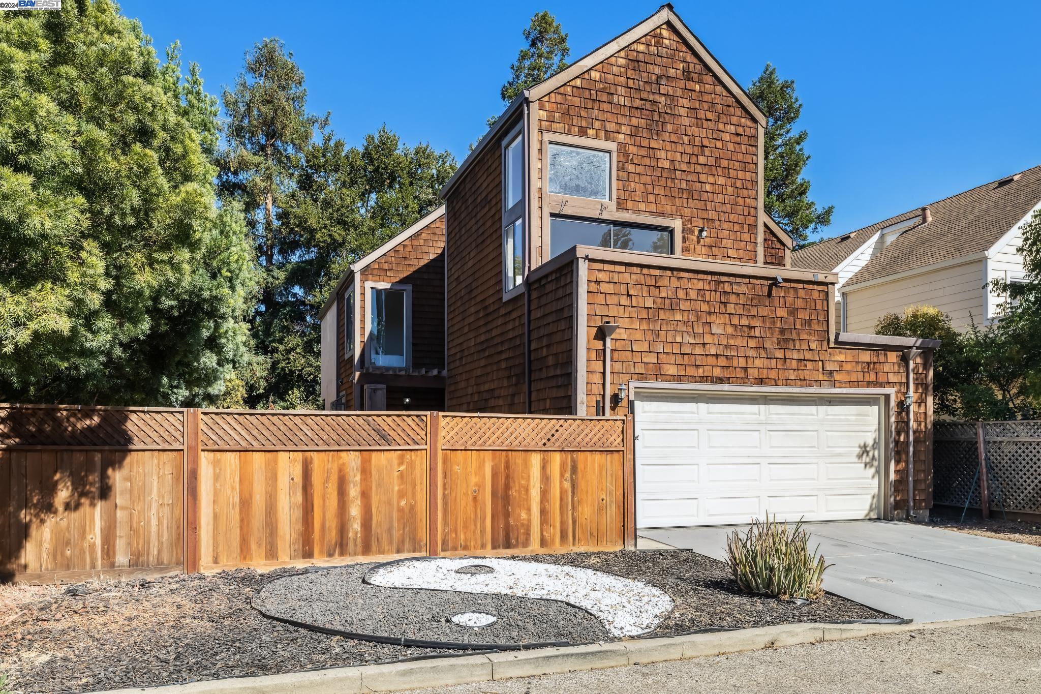2948 Del Loma Dr