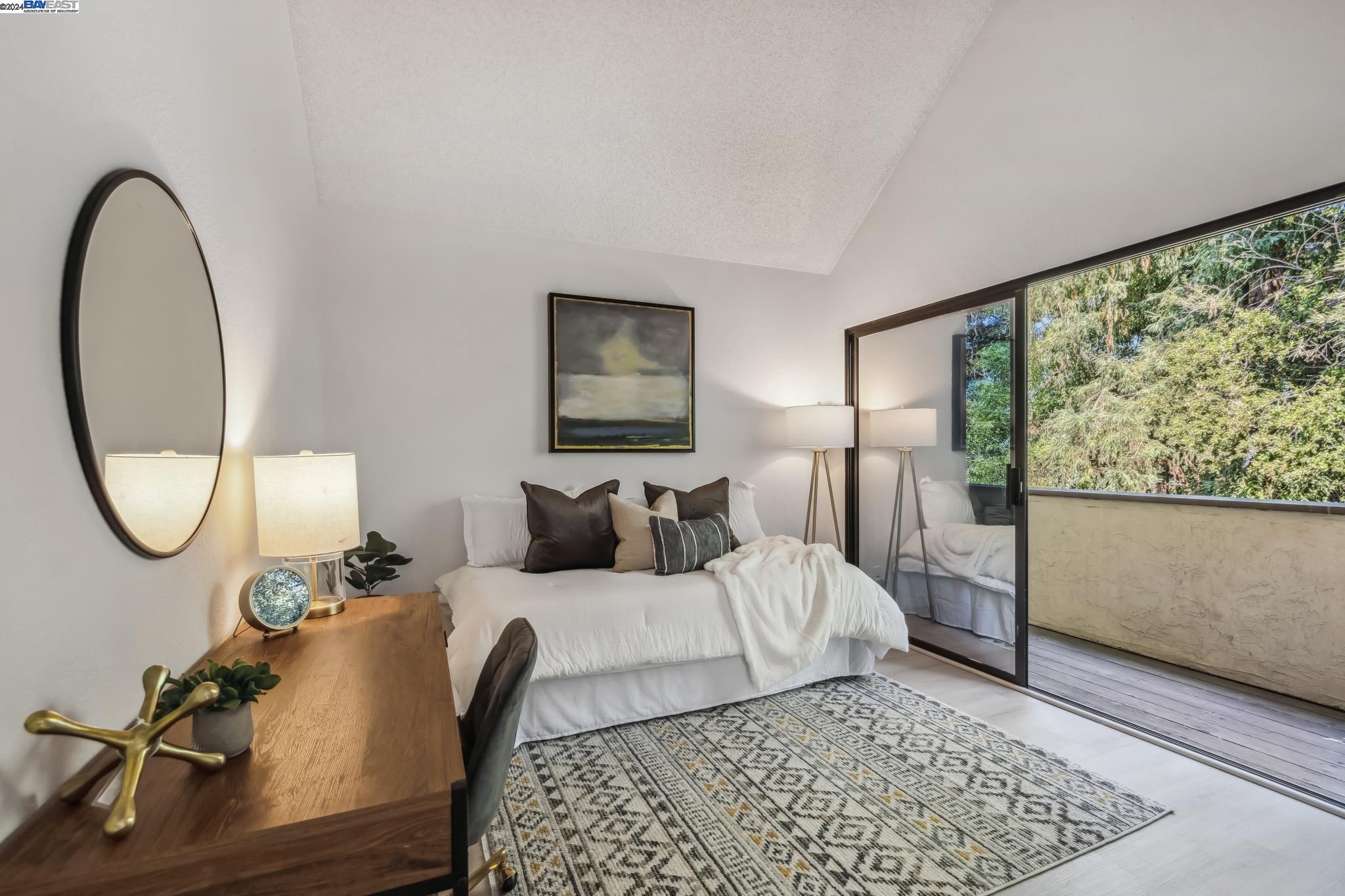 2948 Del Loma Dr