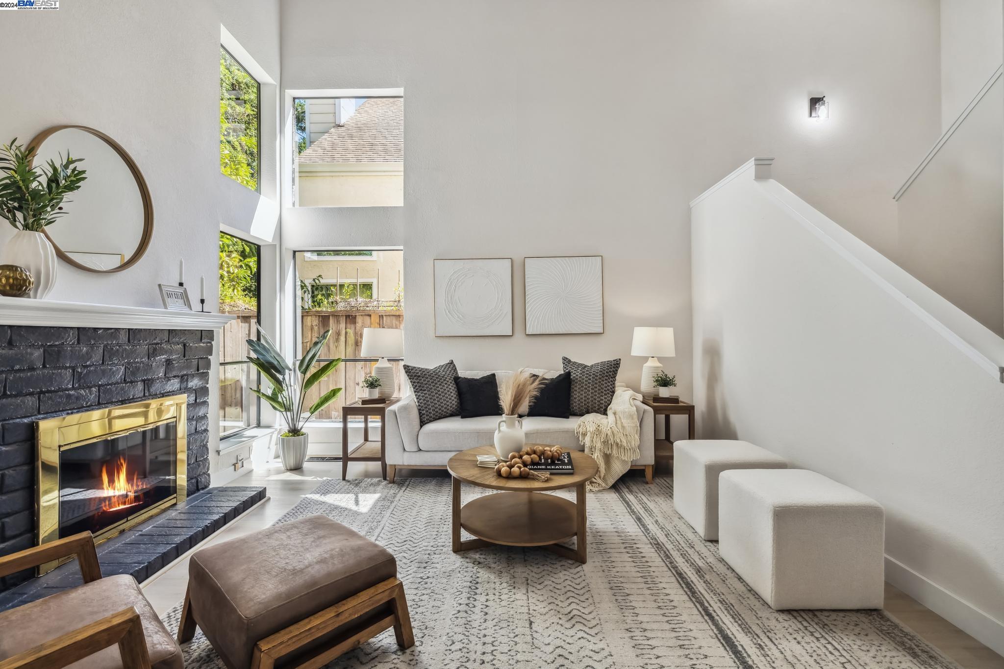 2948 Del Loma Dr
