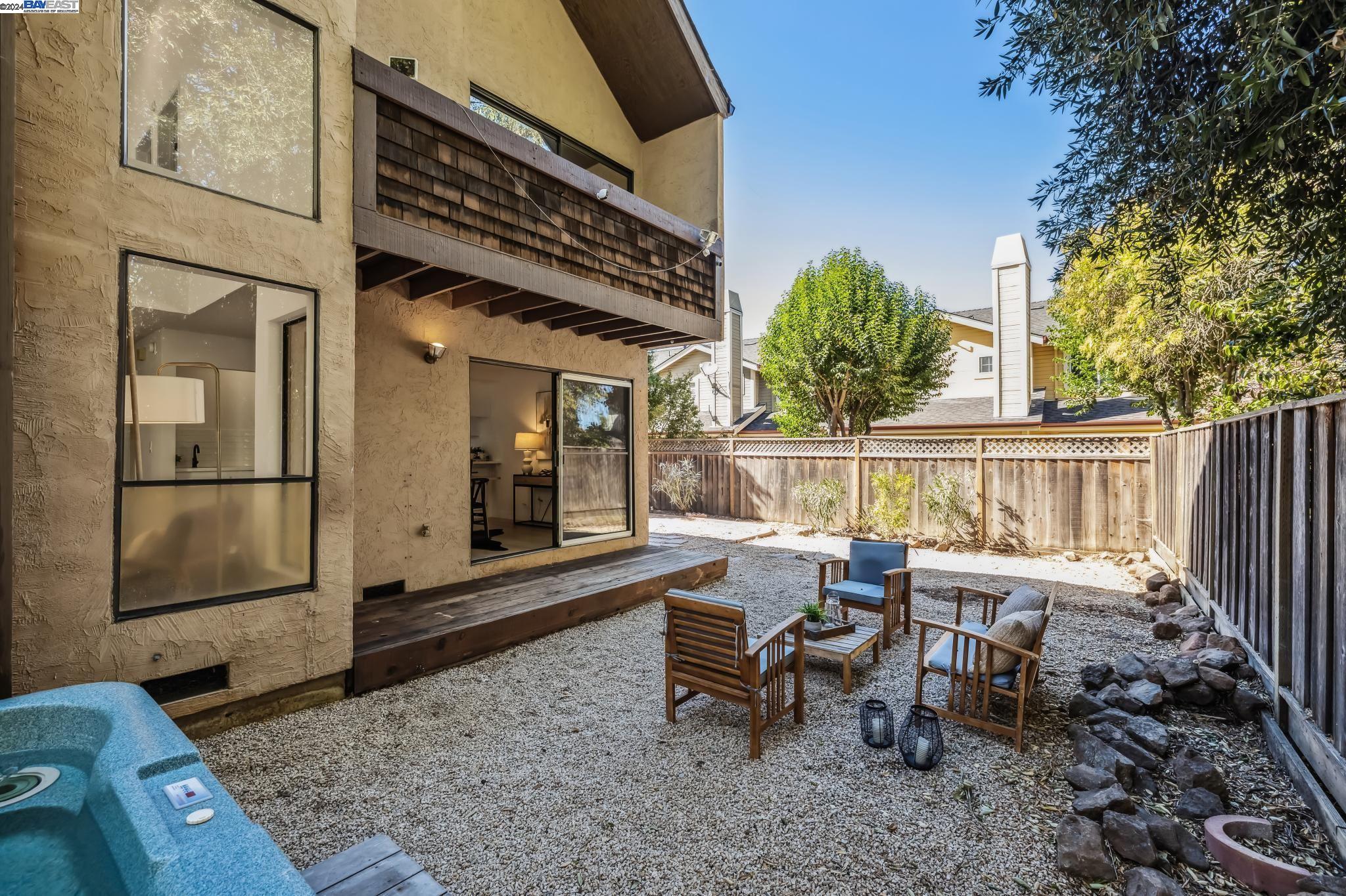 2948 Del Loma Dr