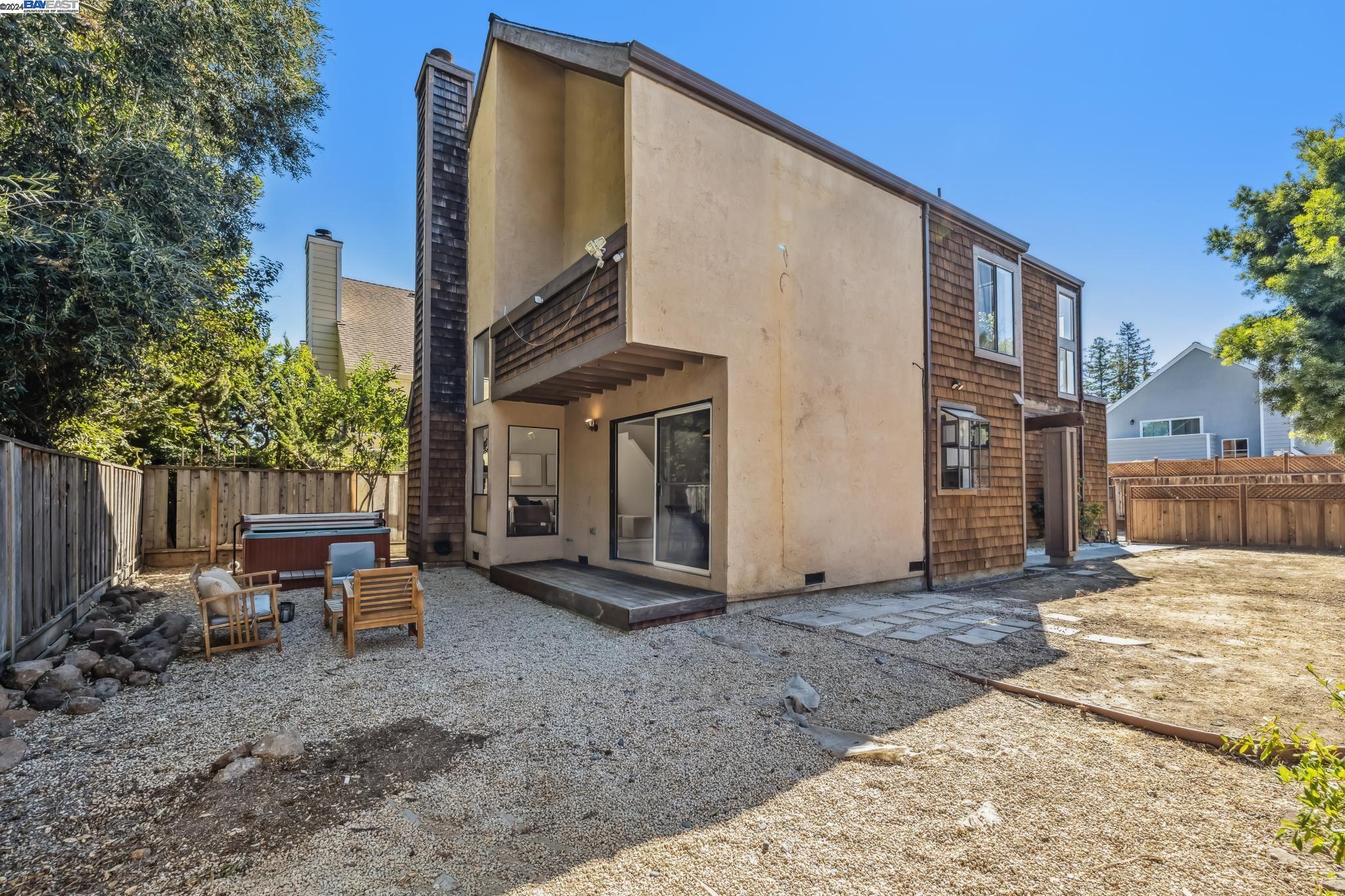 2948 Del Loma Dr