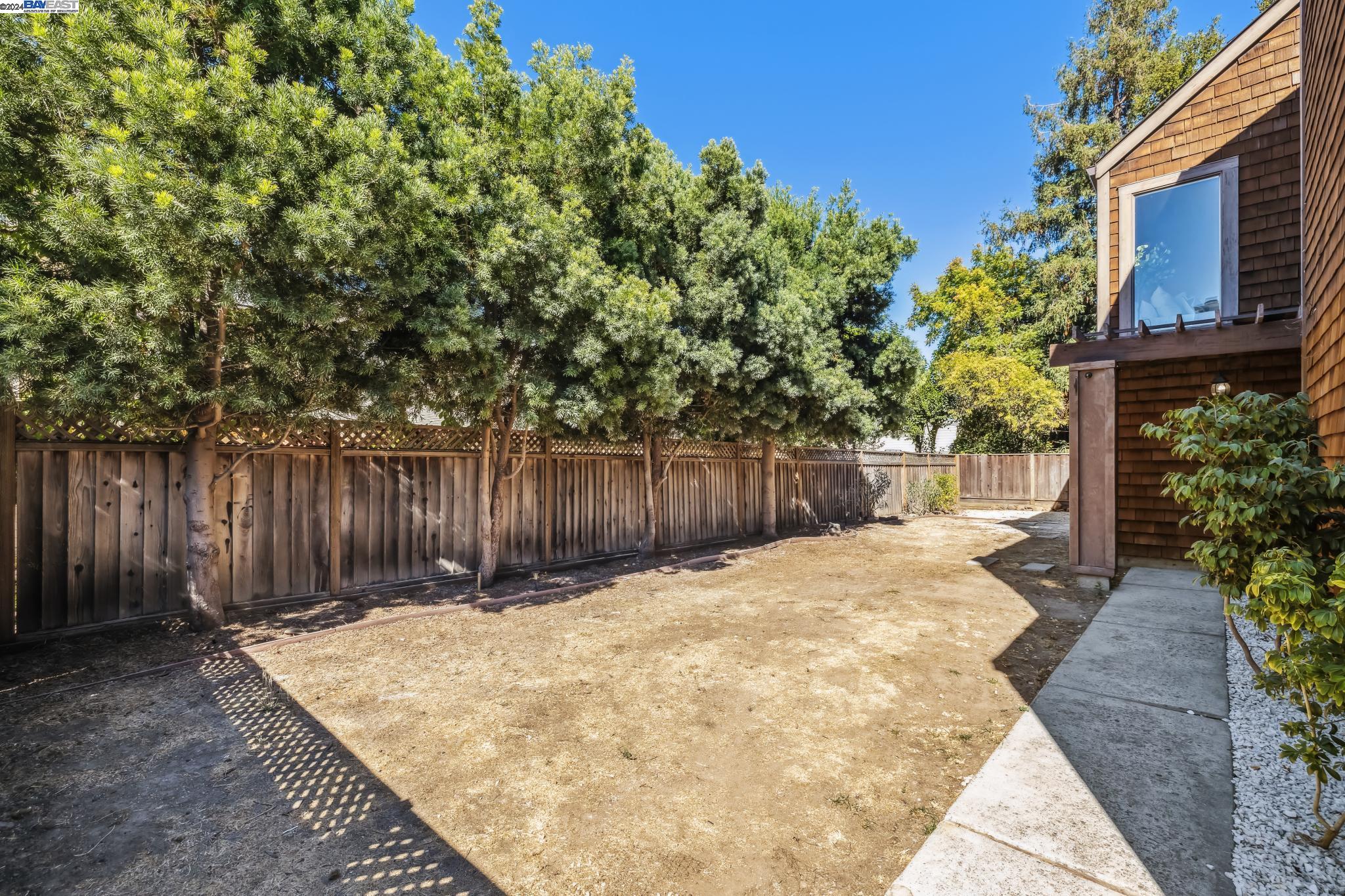 2948 Del Loma Dr