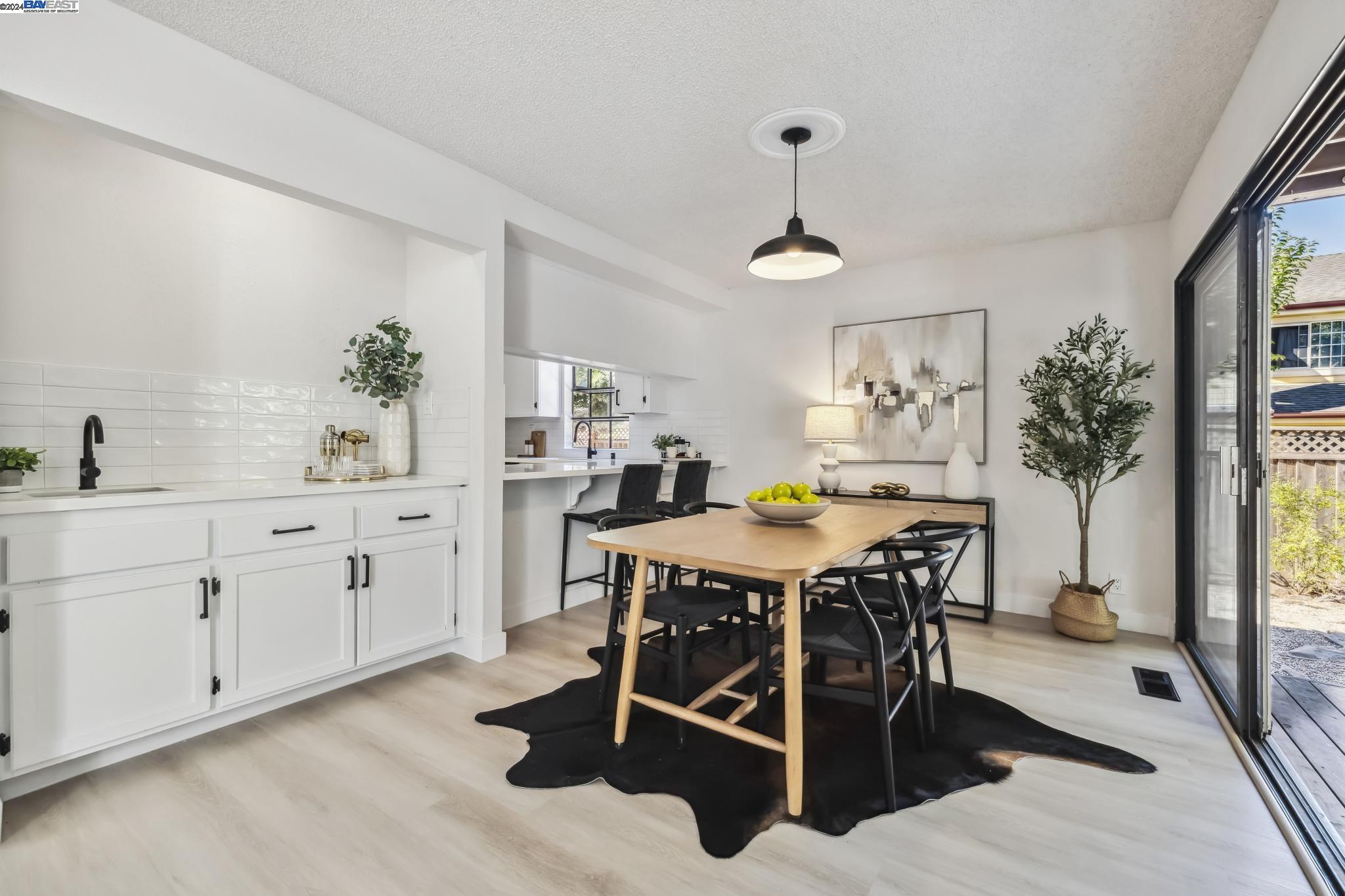 2948 Del Loma Dr