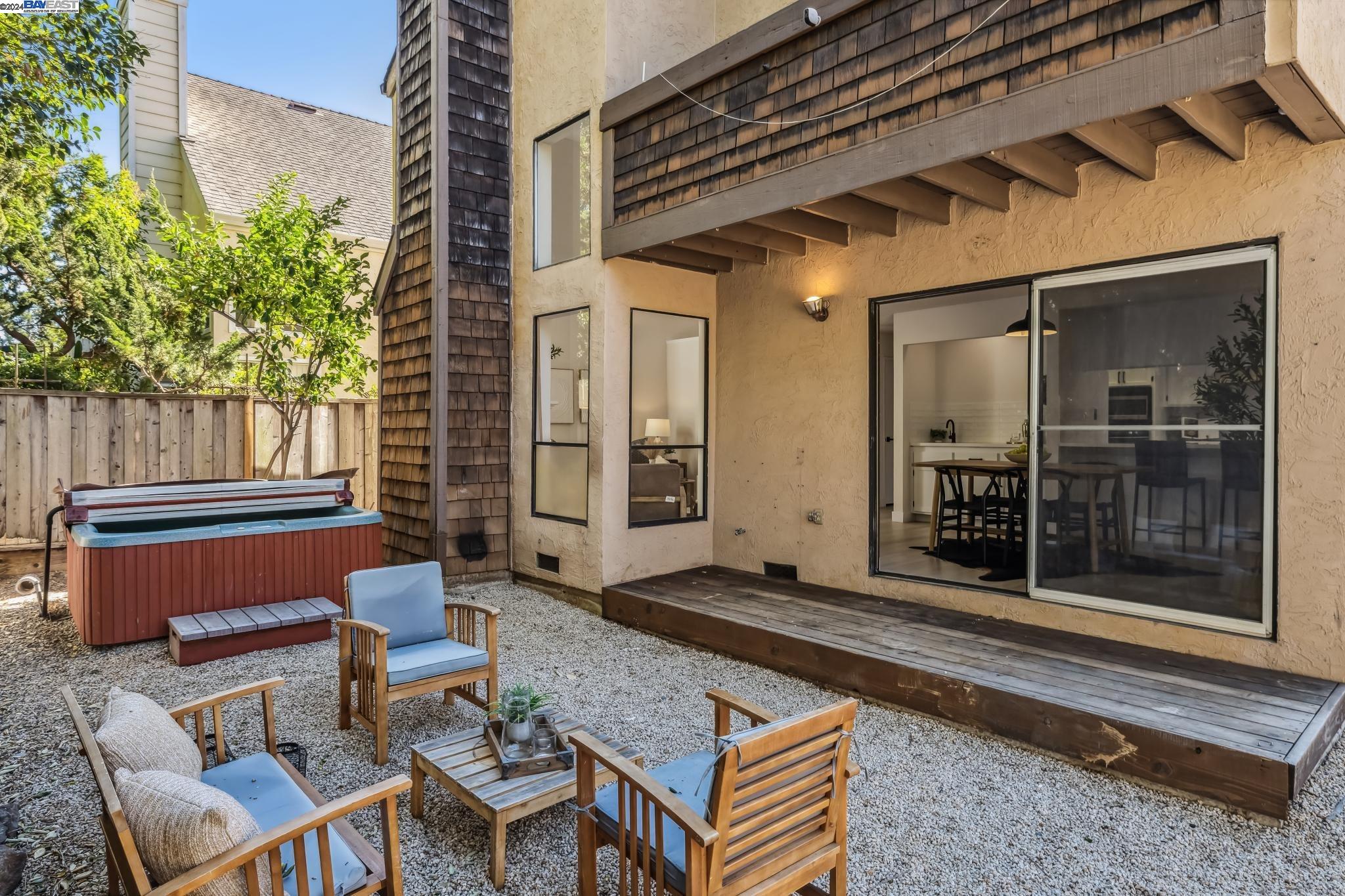 2948 Del Loma Dr