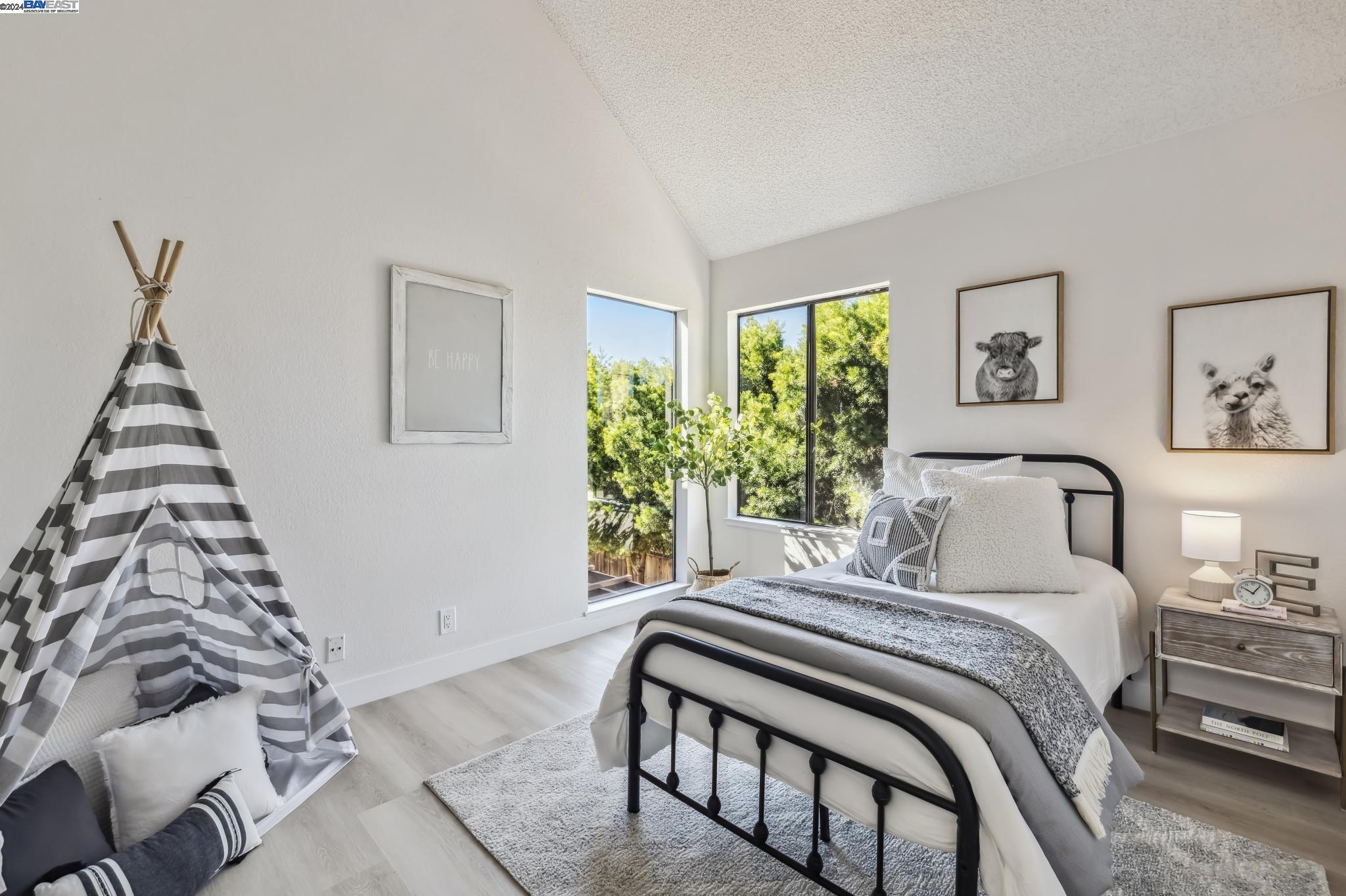 2948 Del Loma Dr