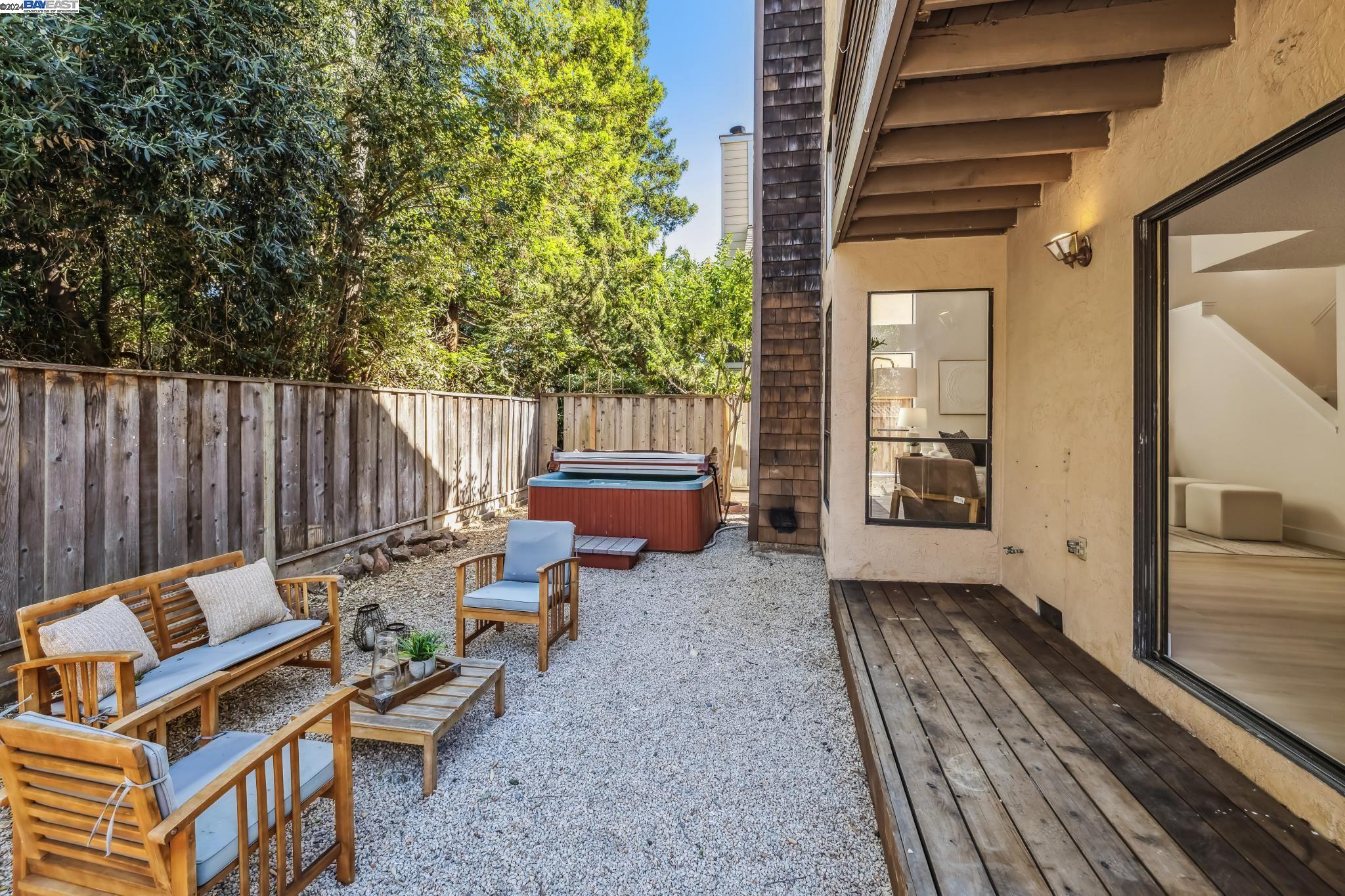 2948 Del Loma Dr