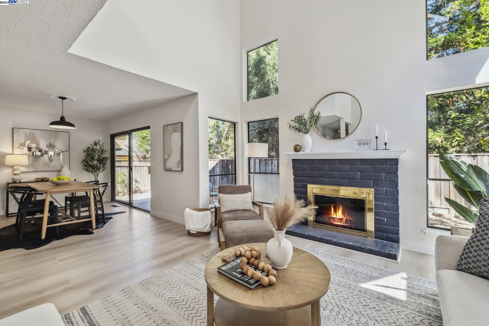 2948 Del Loma Dr