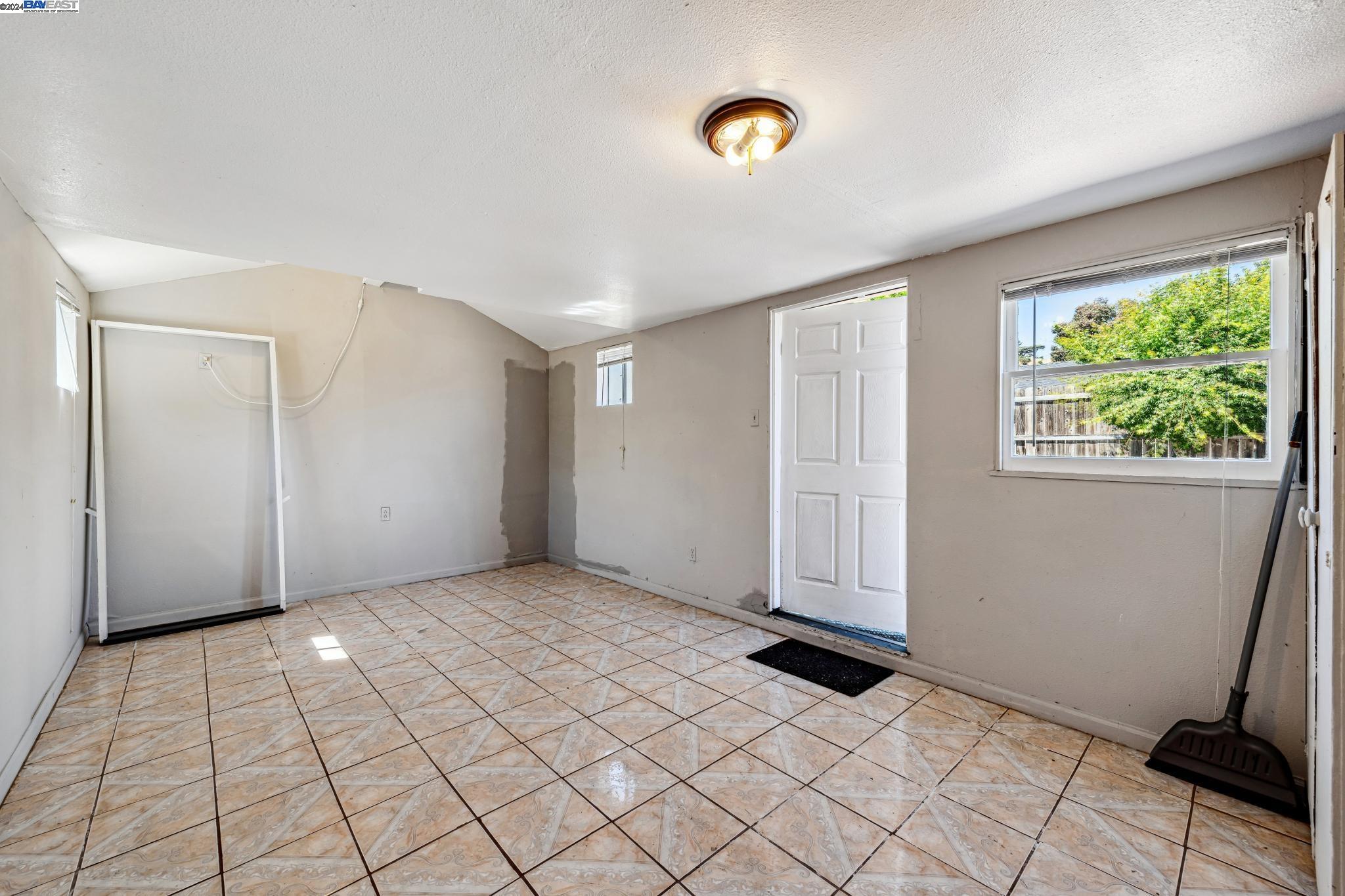 2750 106Th Ave