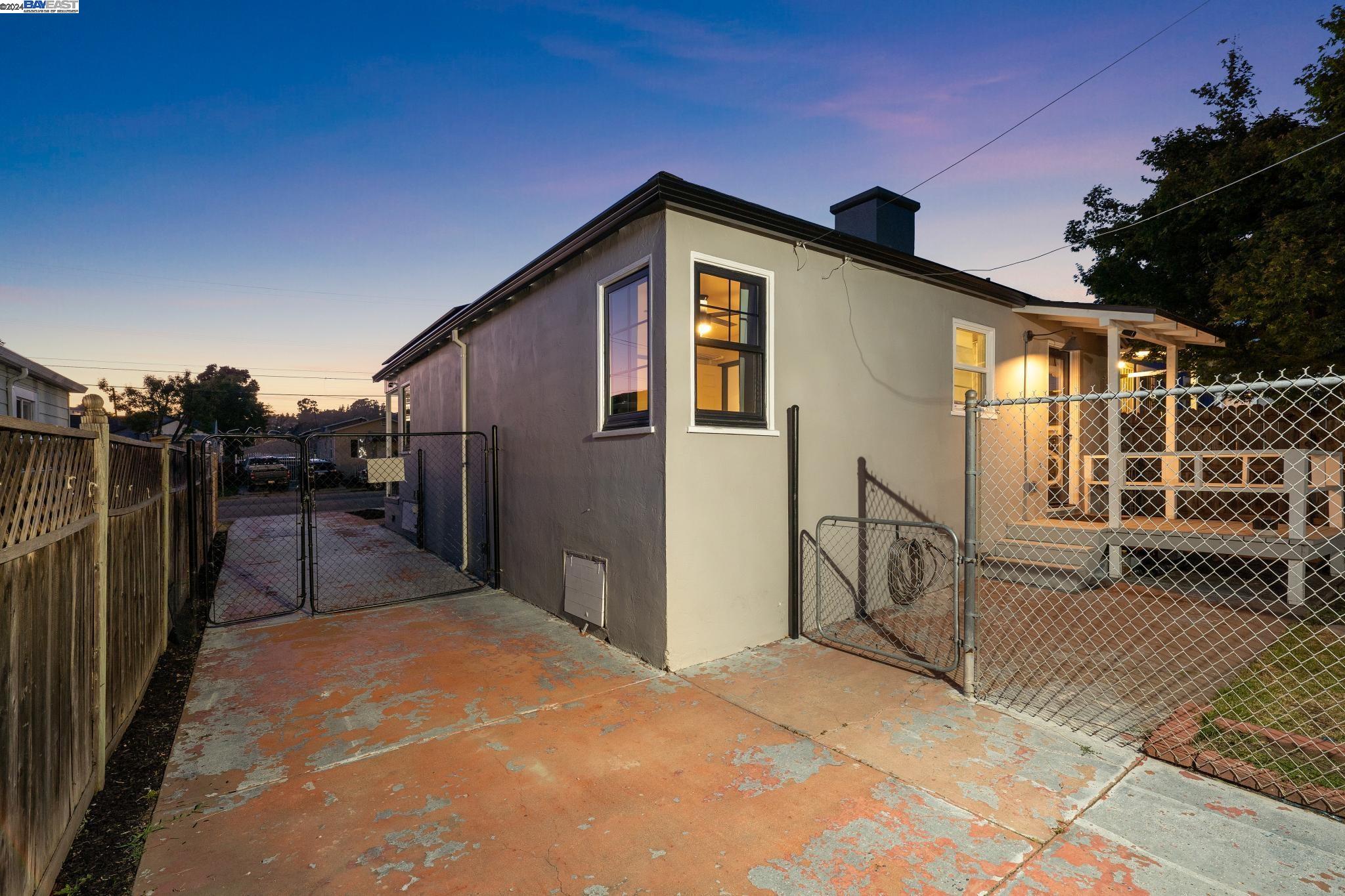 2750 106Th Ave