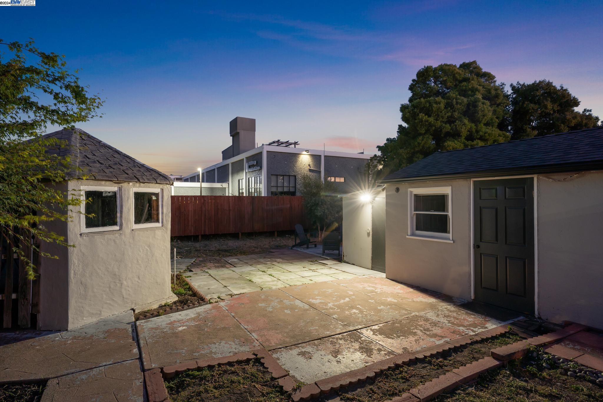 2750 106Th Ave