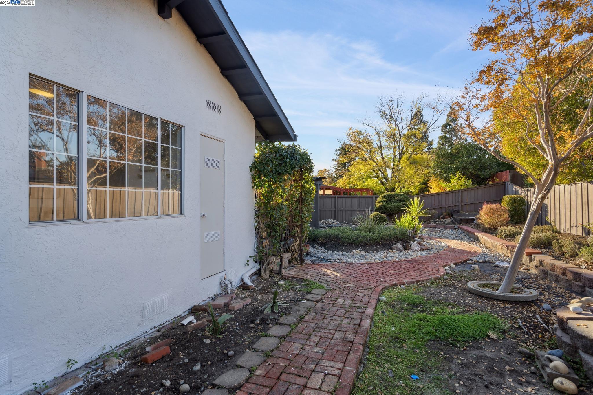 214 Paula Ct