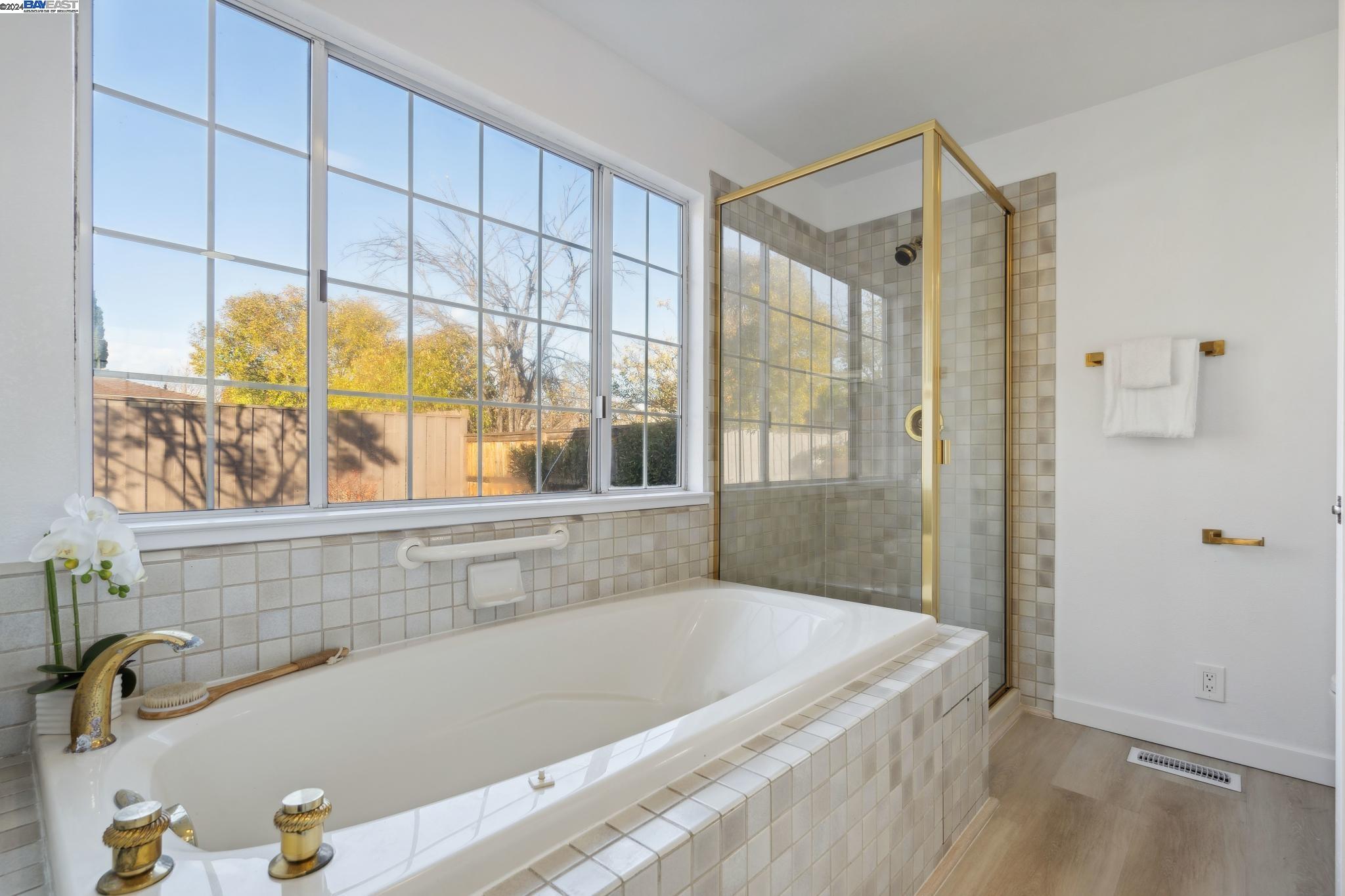 214 Paula Ct