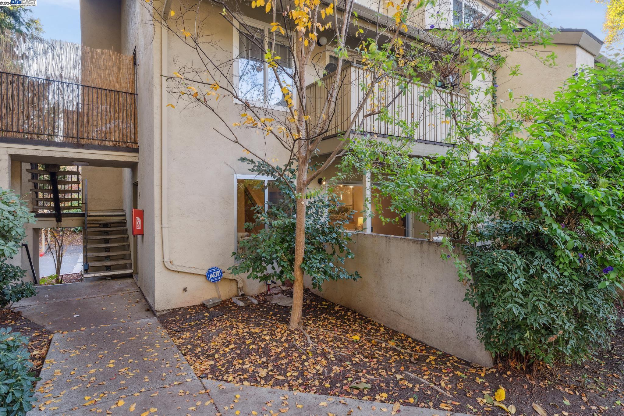 2700 Oak Rd # 20