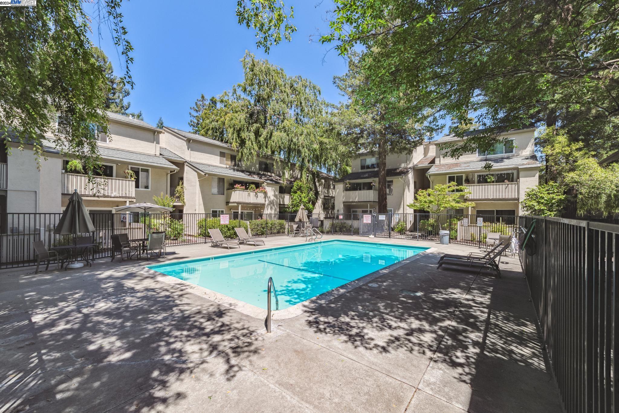 2700 Oak Rd # 20