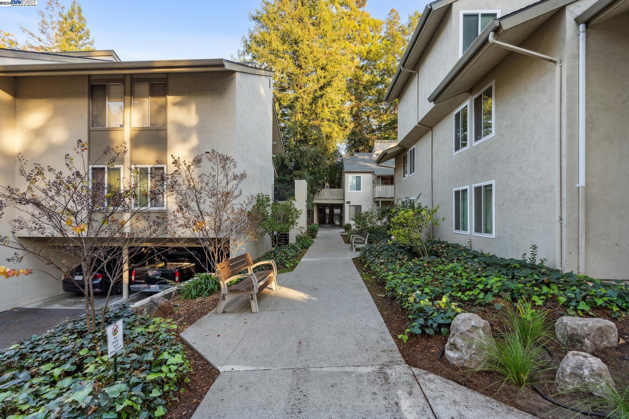 2700 Oak Rd # 20