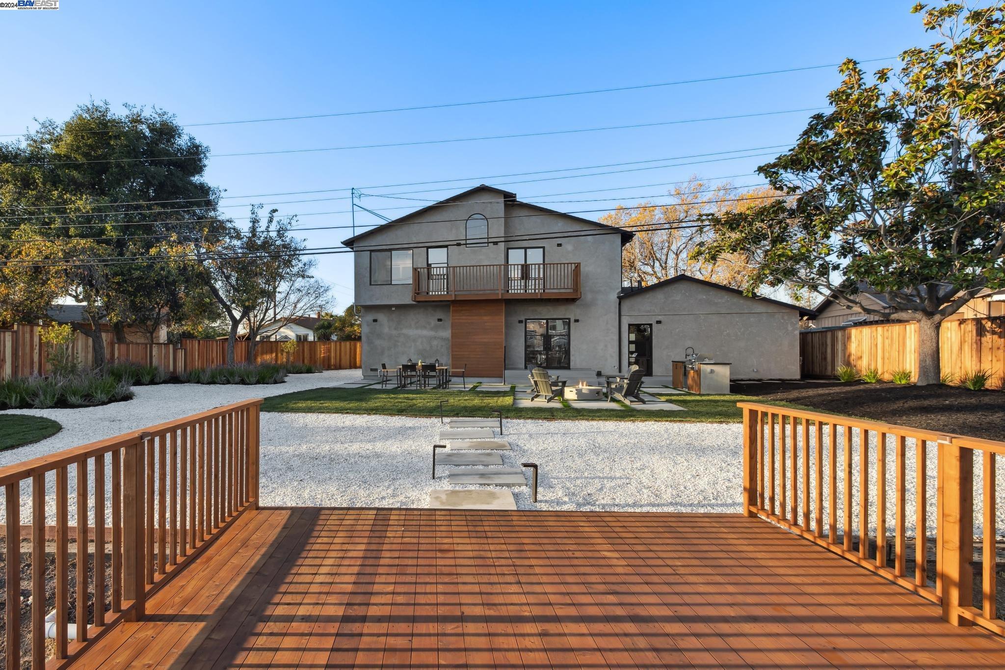 1733 Kelly St