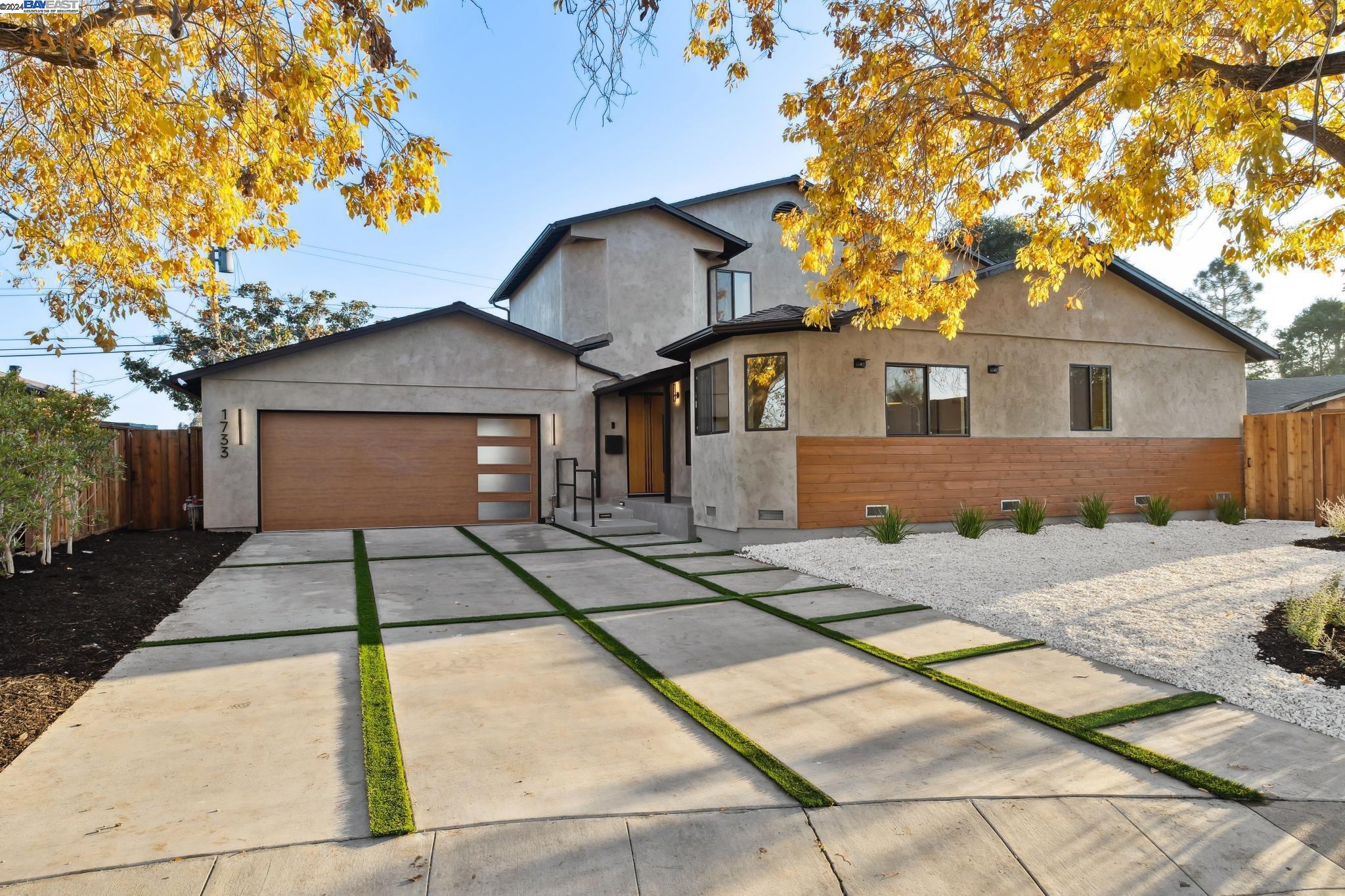 1733 Kelly St