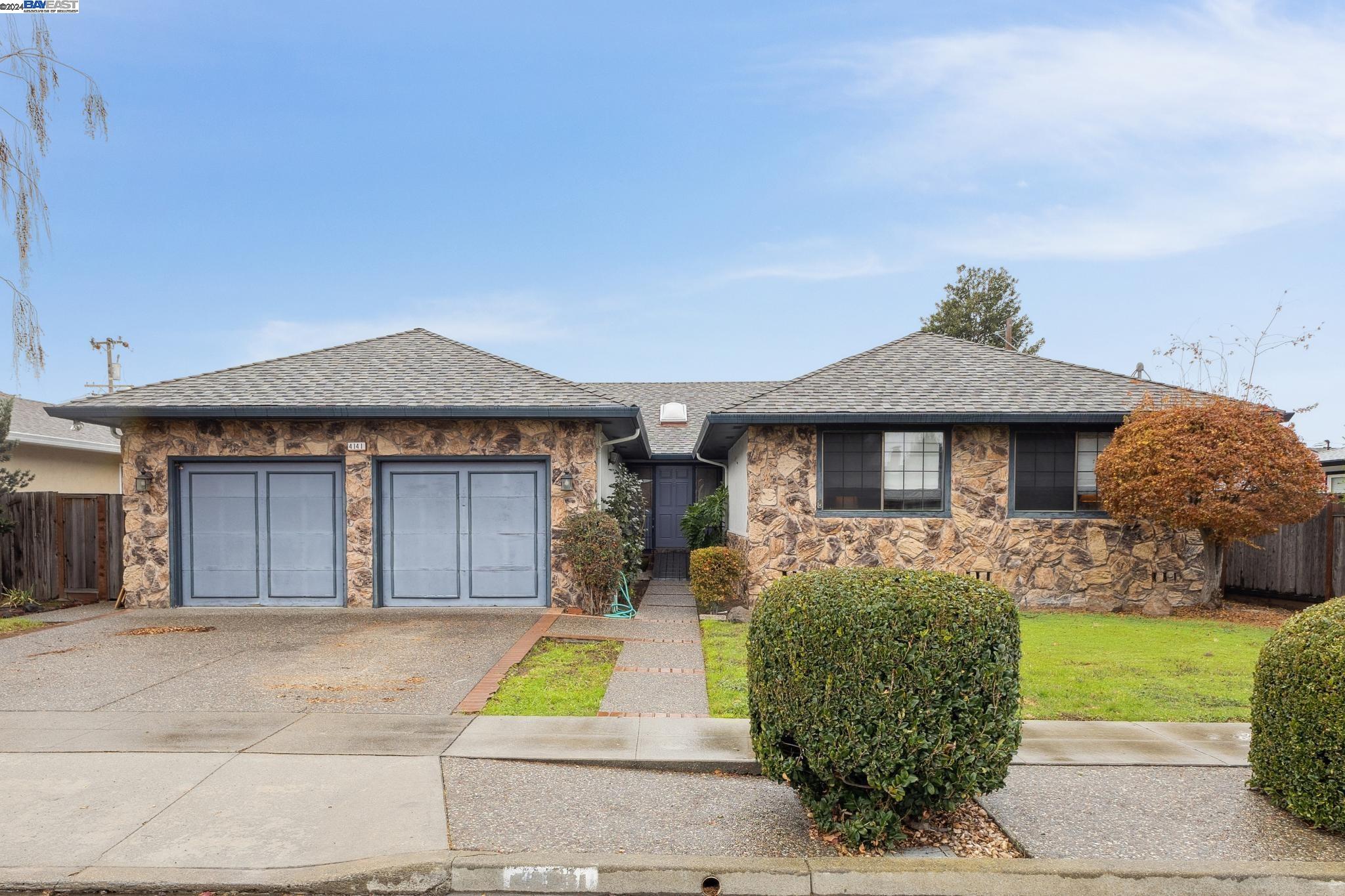 4141 Lombard Ave