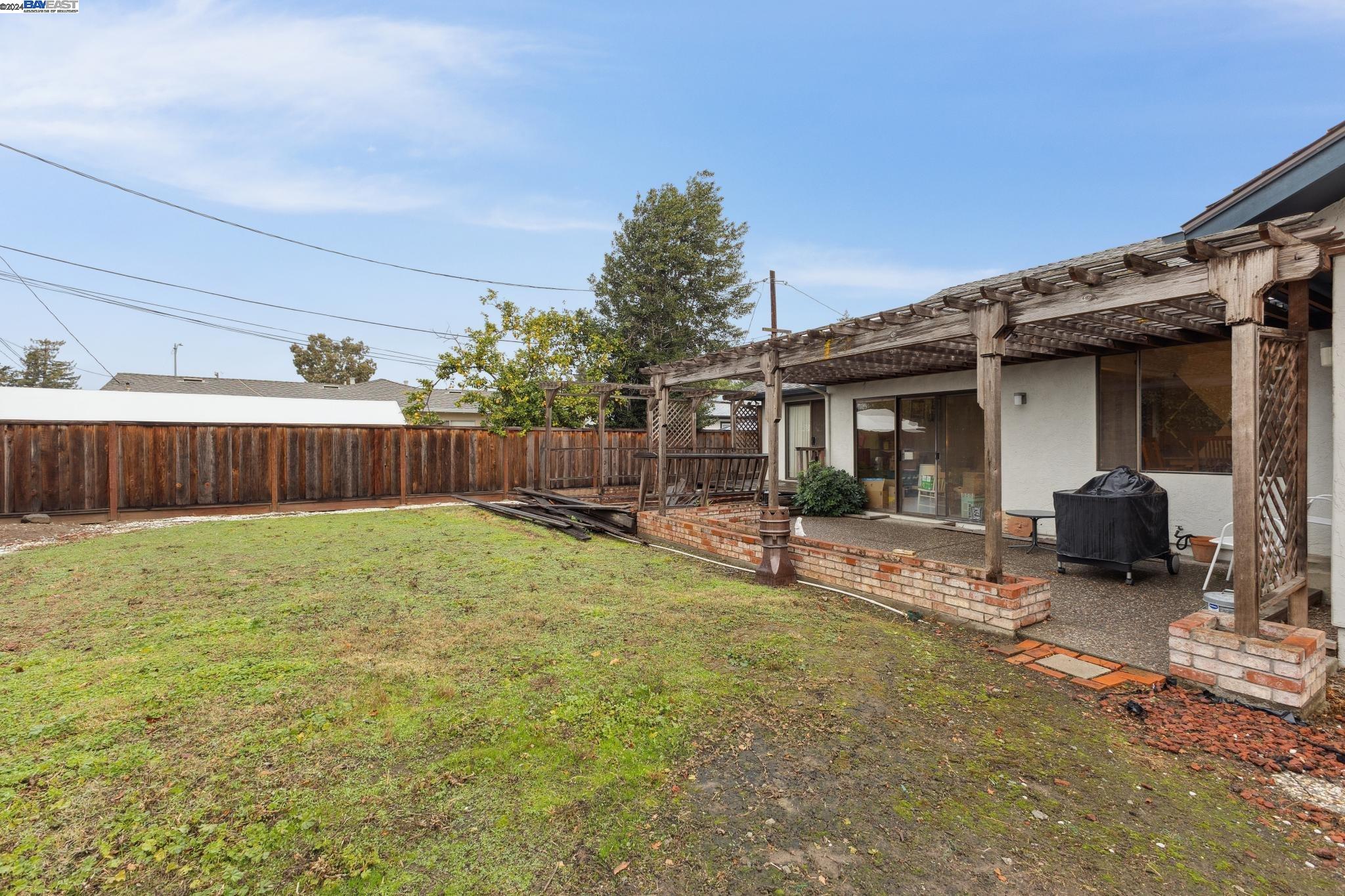 4141 Lombard Ave