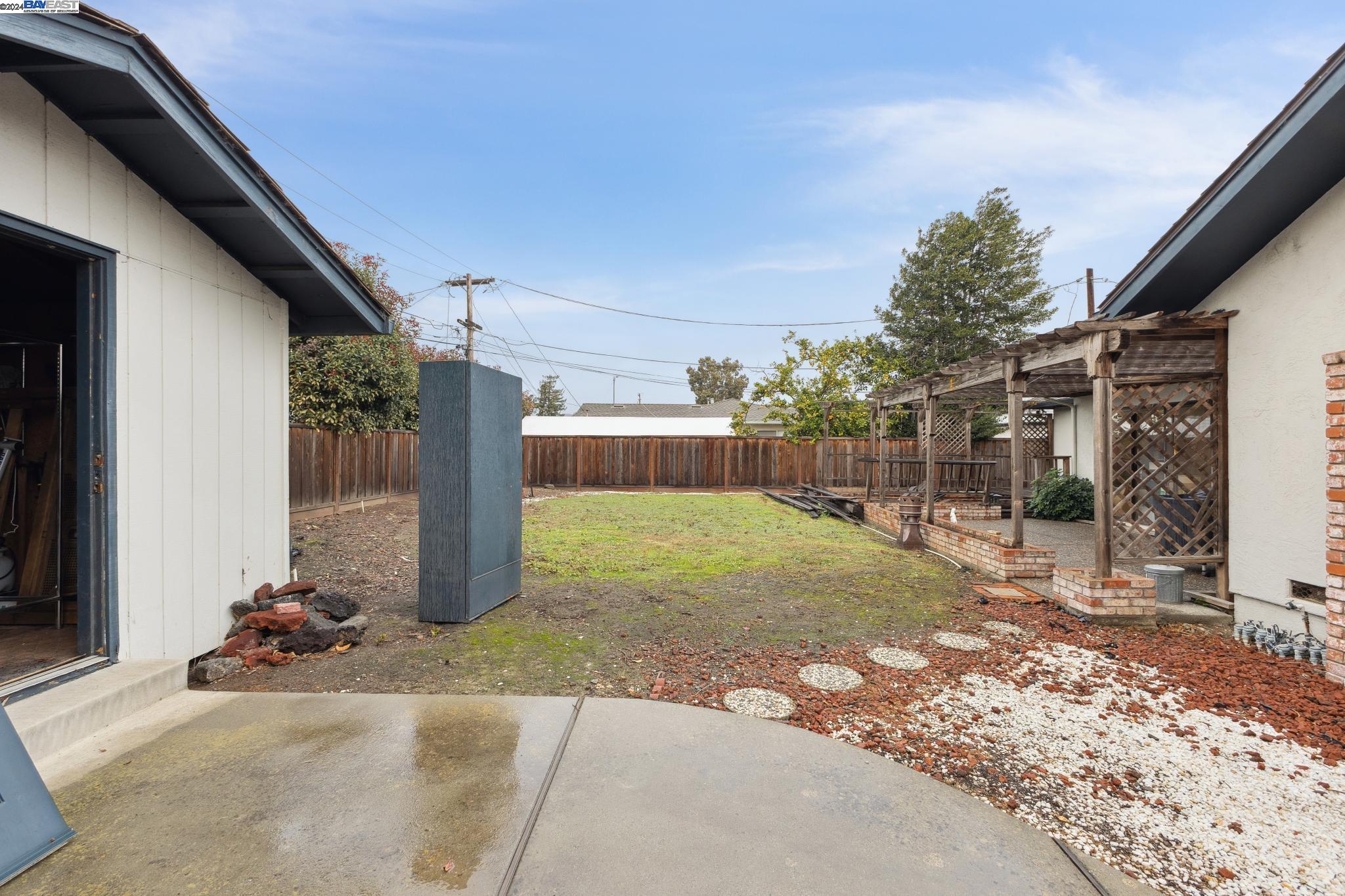 4141 Lombard Ave