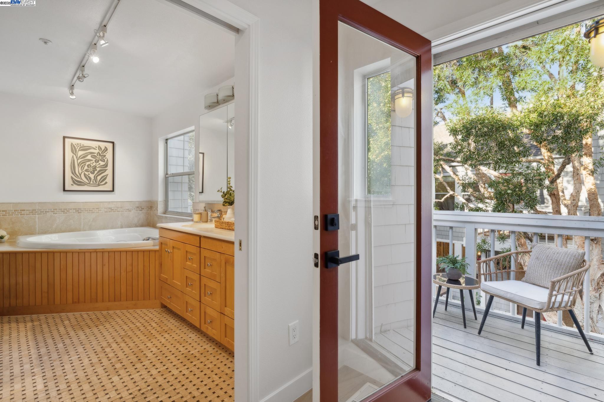 504 Mendocino Way