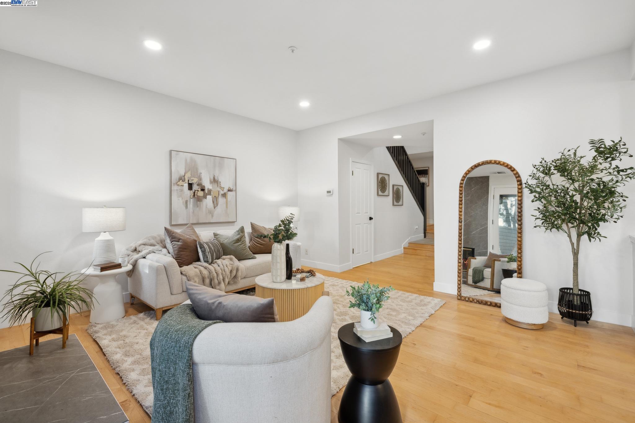 504 Mendocino Way