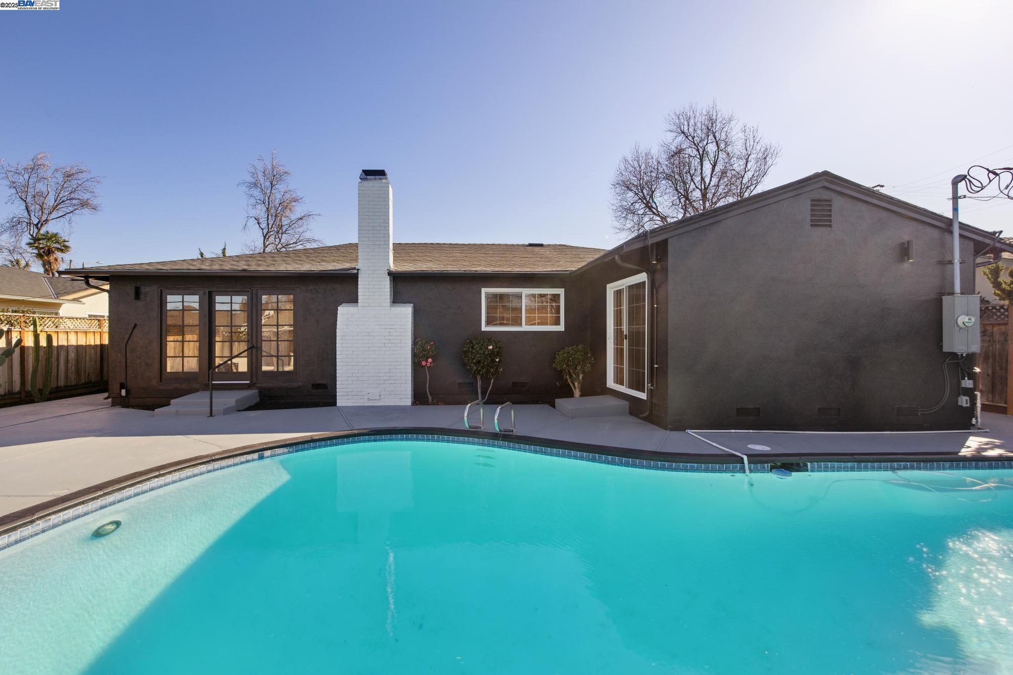 1145 Dunford Way