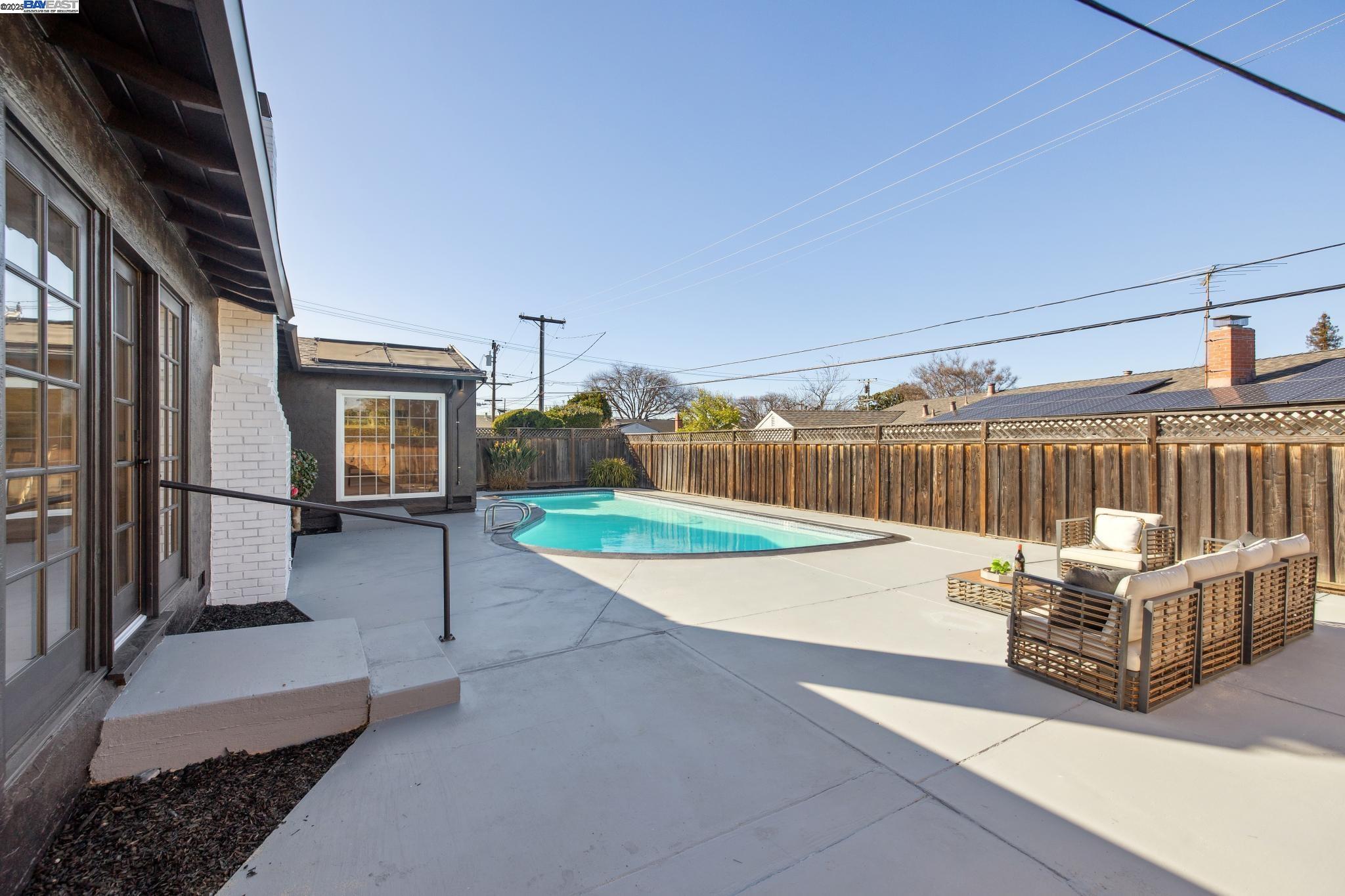 1145 Dunford Way