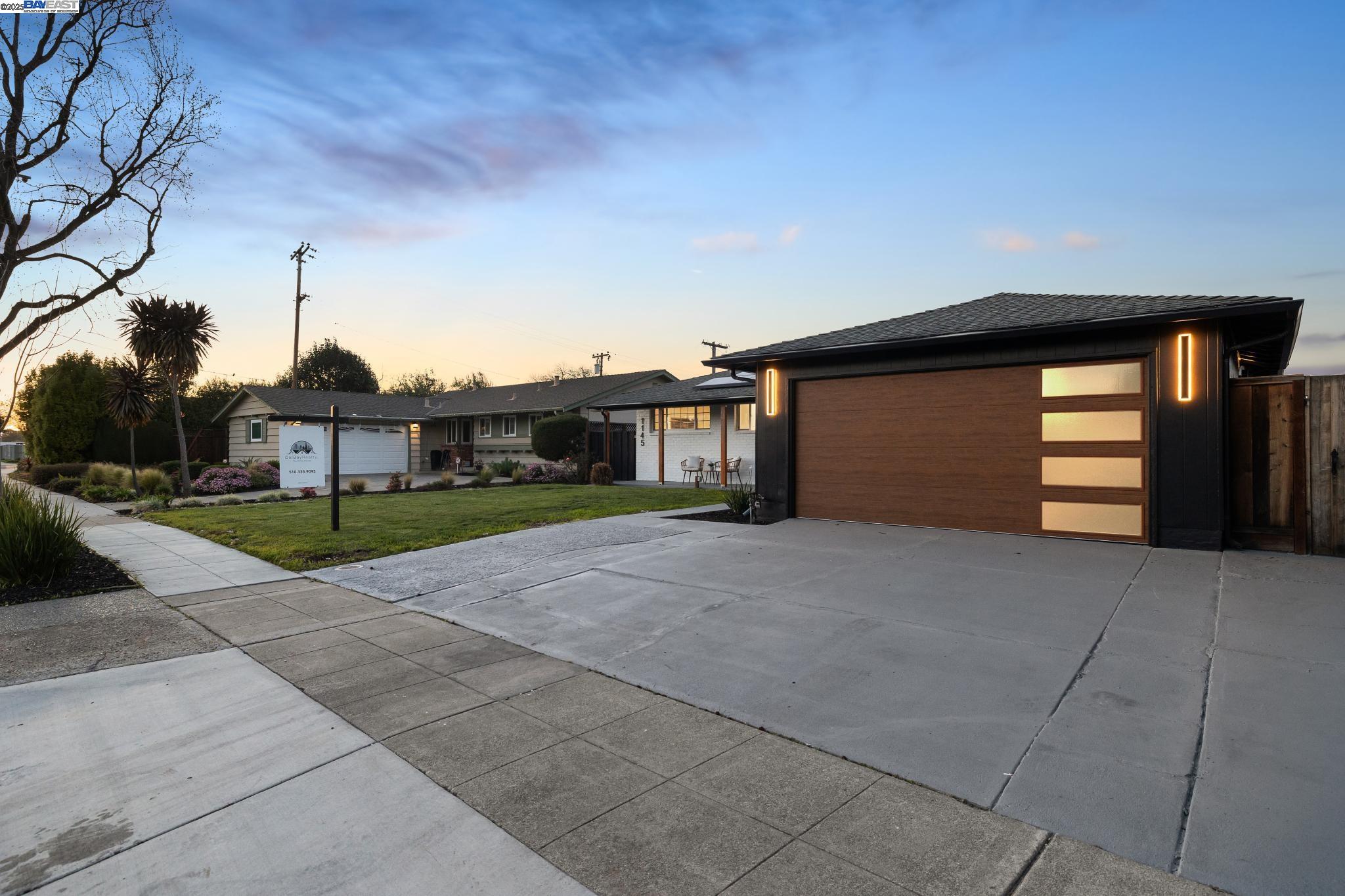 1145 Dunford Way