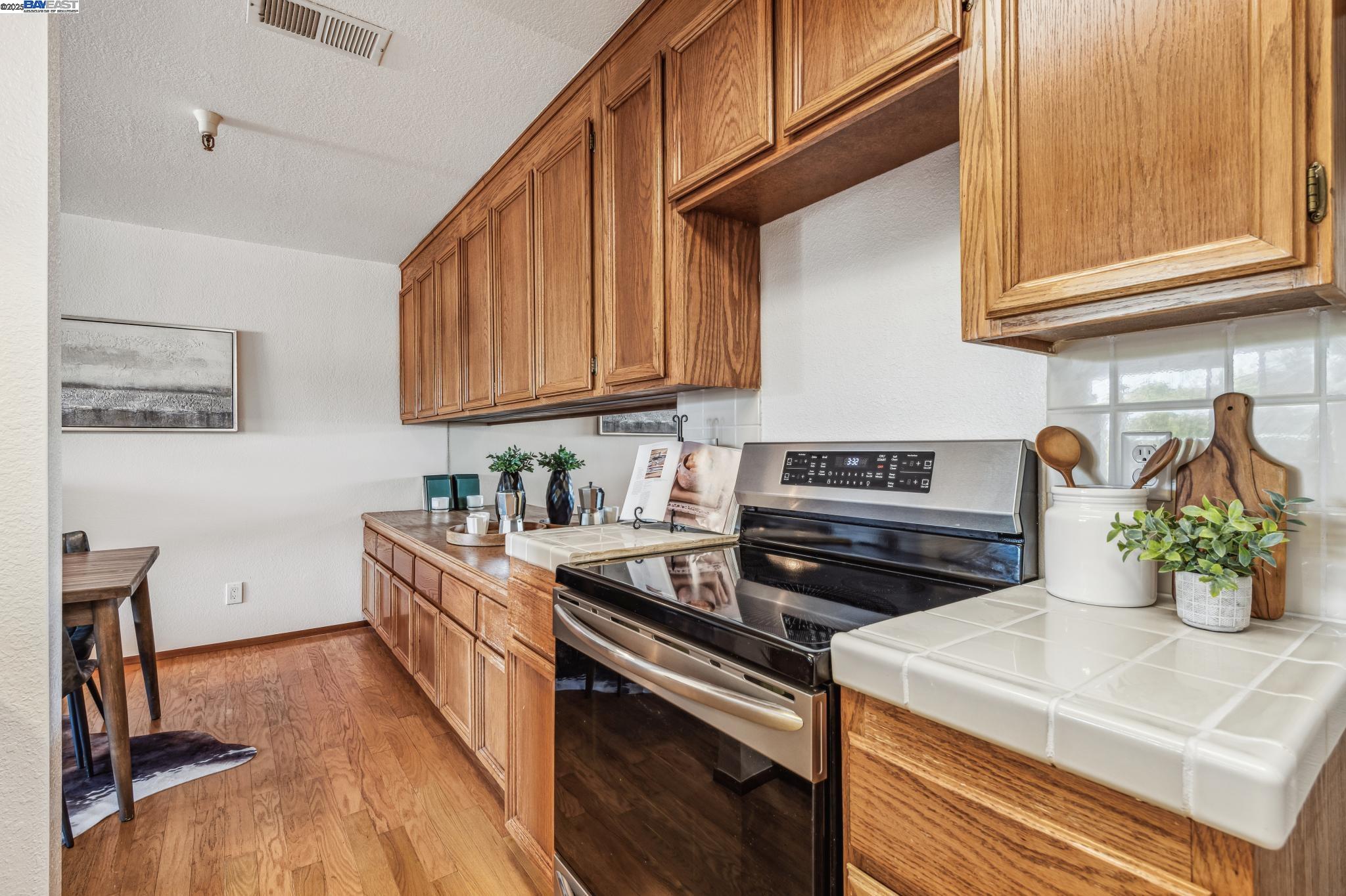 1400 Carpentier St # 420
