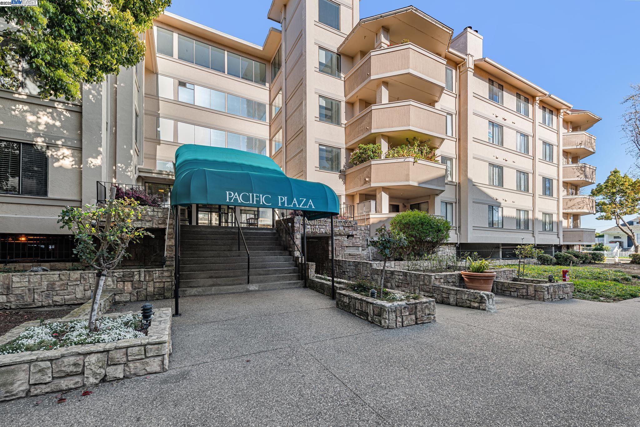 1400 Carpentier St # 420