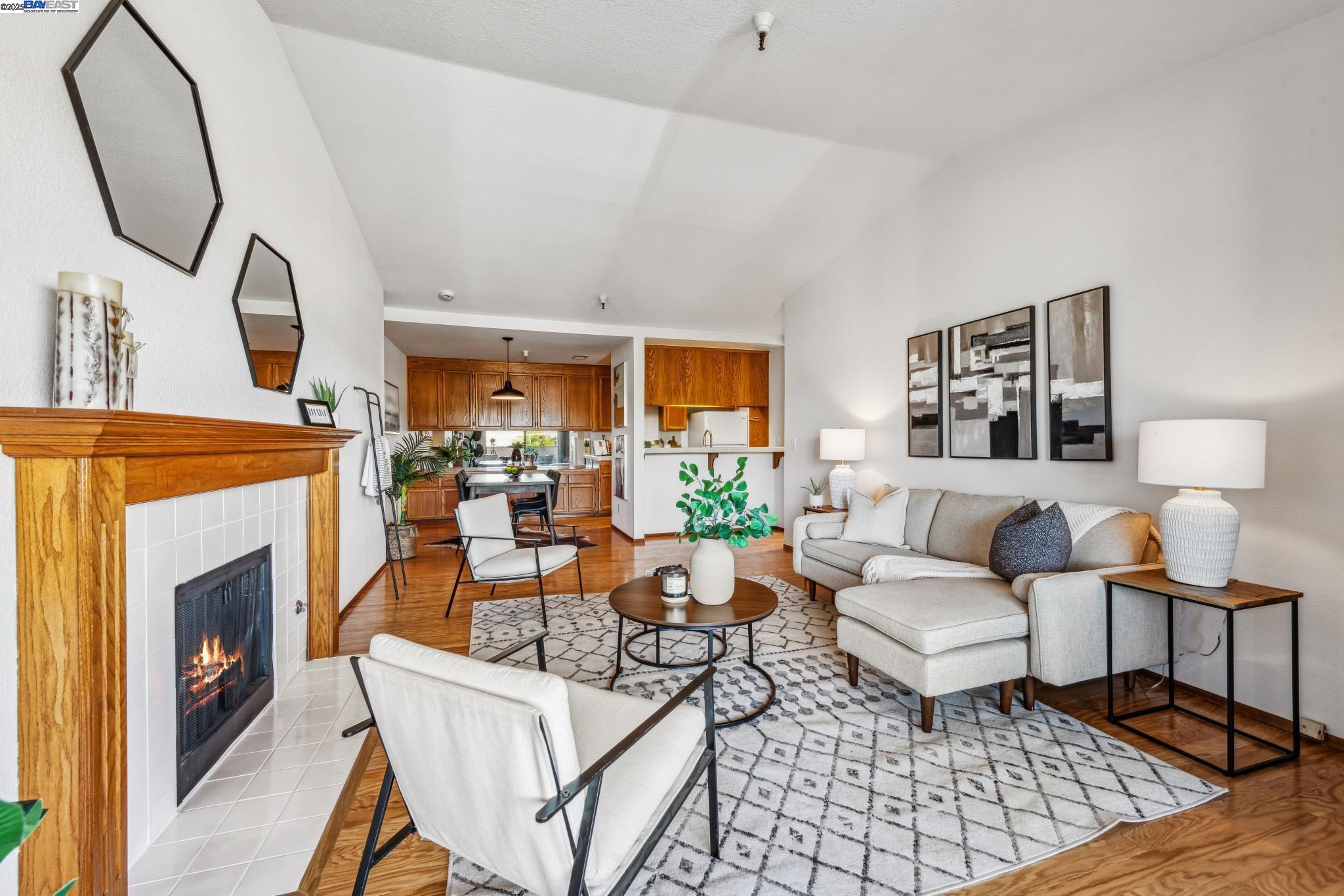 1400 Carpentier St # 420