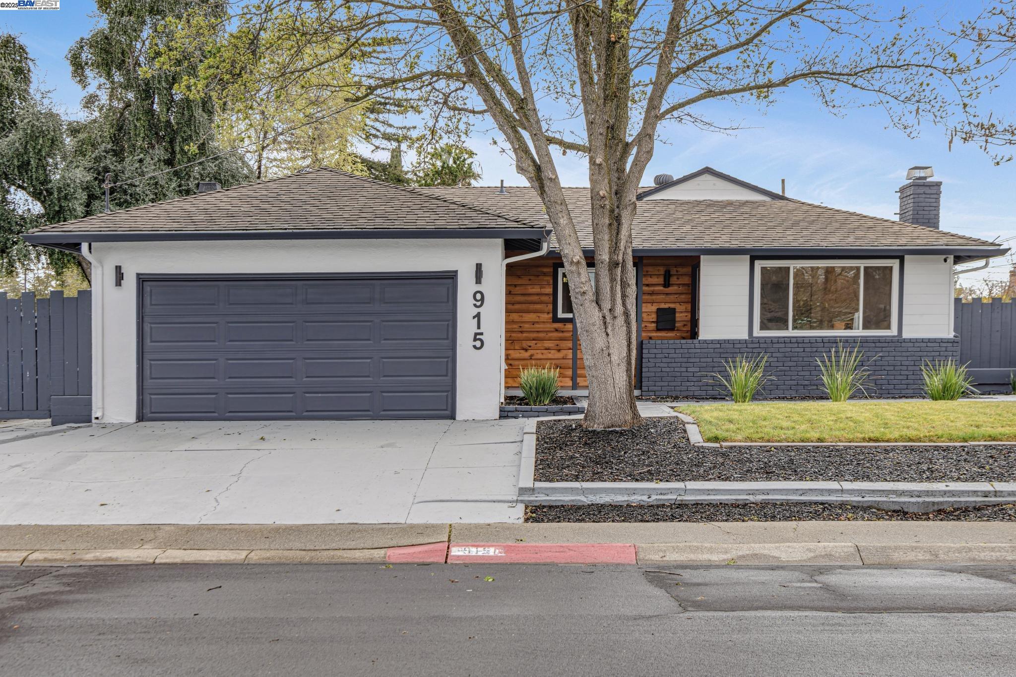 915 Honora Ave