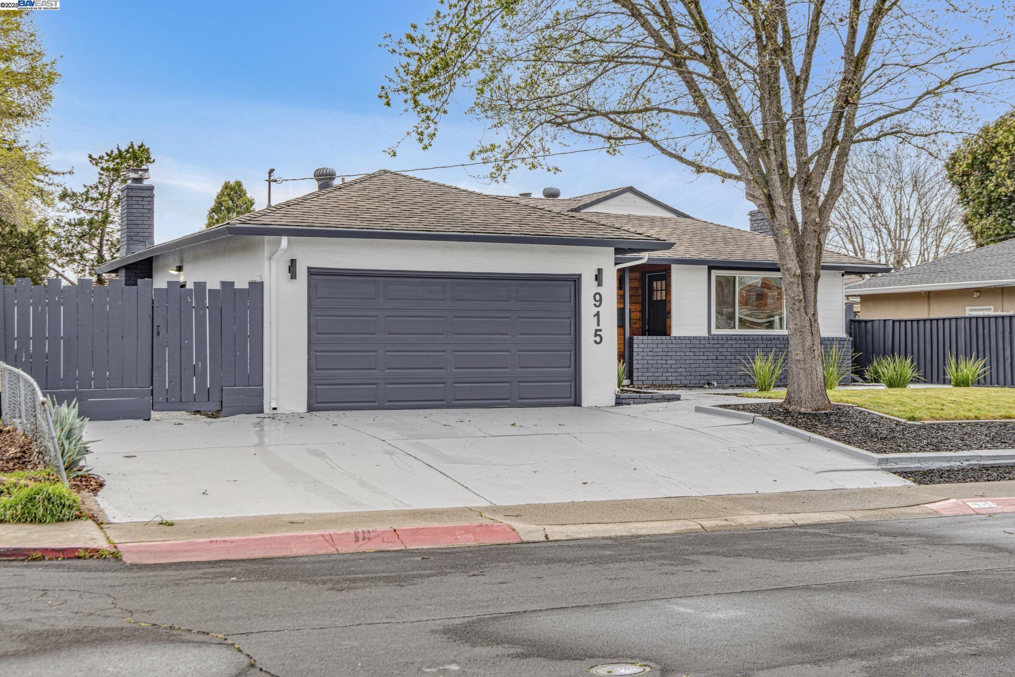 915 Honora Ave