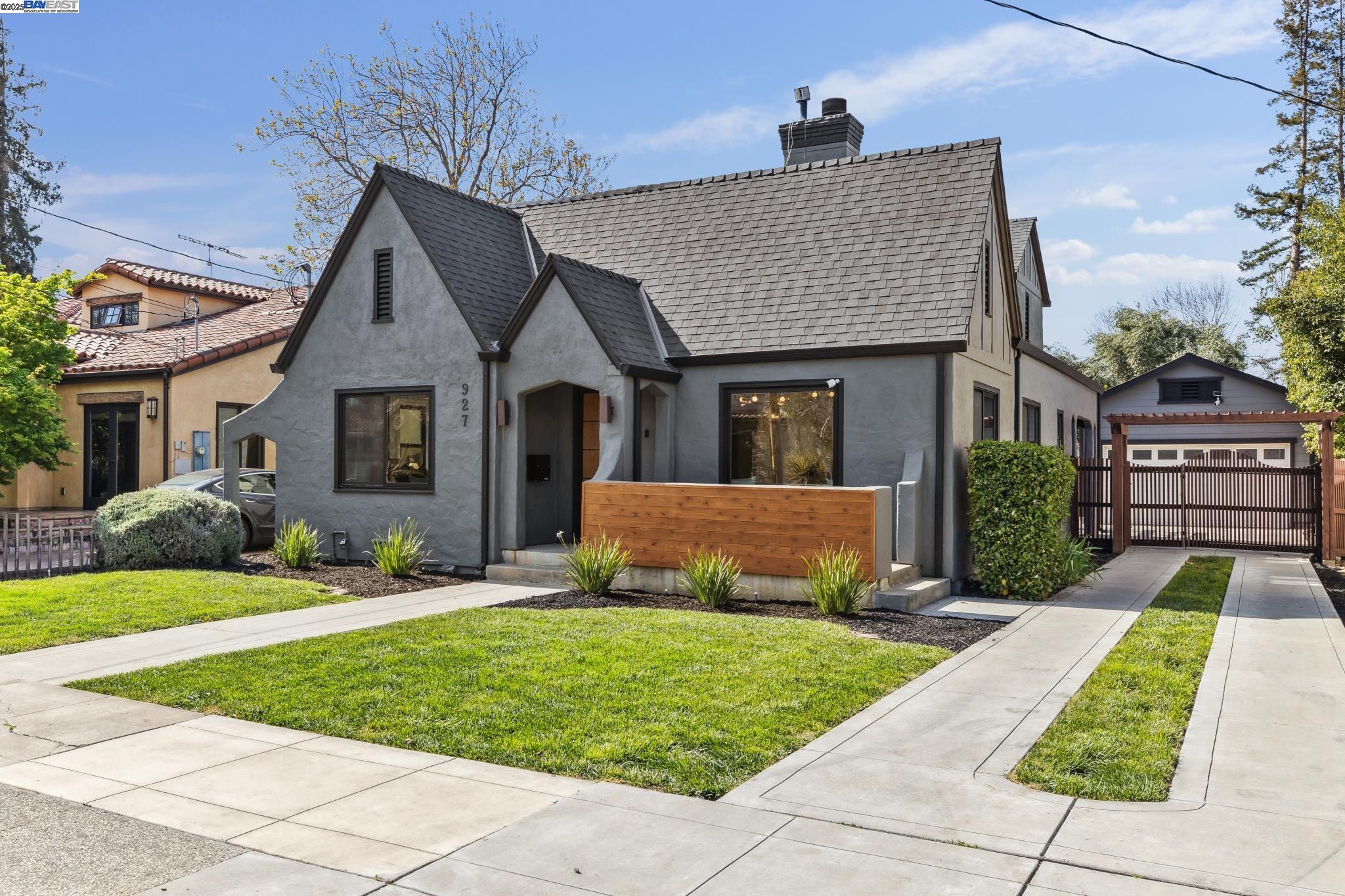 927 California Ave