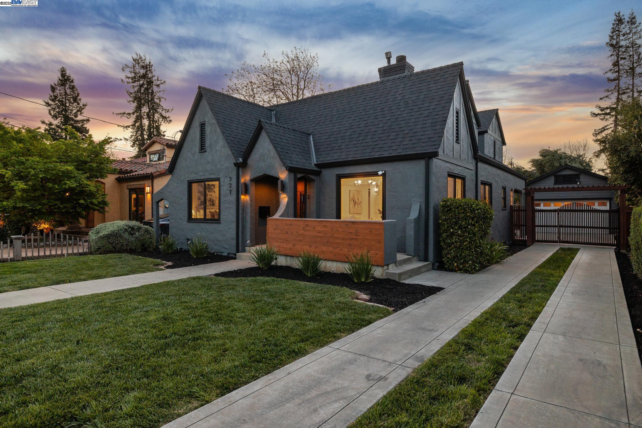 927 California Ave
