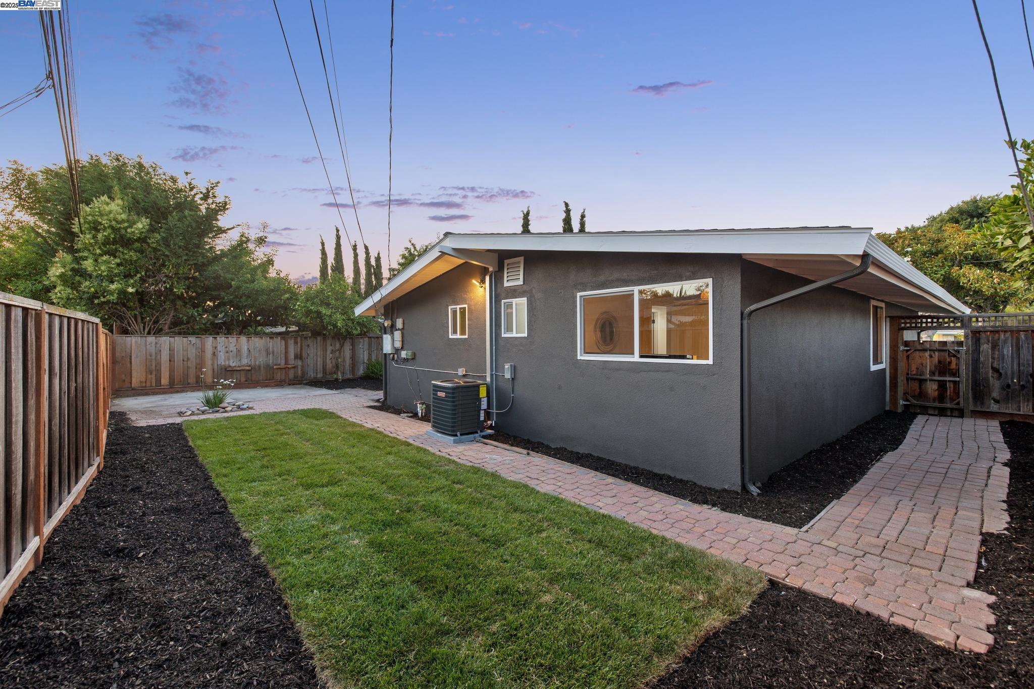 1232 Torrance Ave