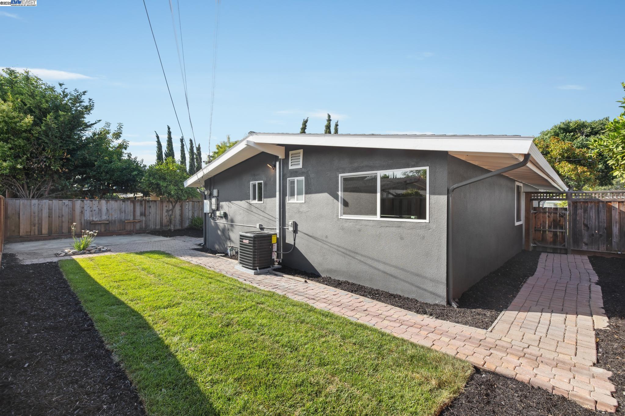 1232 Torrance Ave