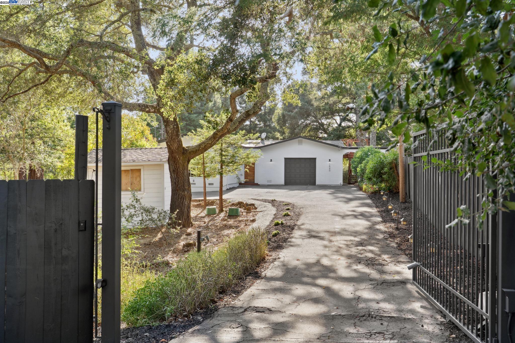 1840 Thornsberry Rd