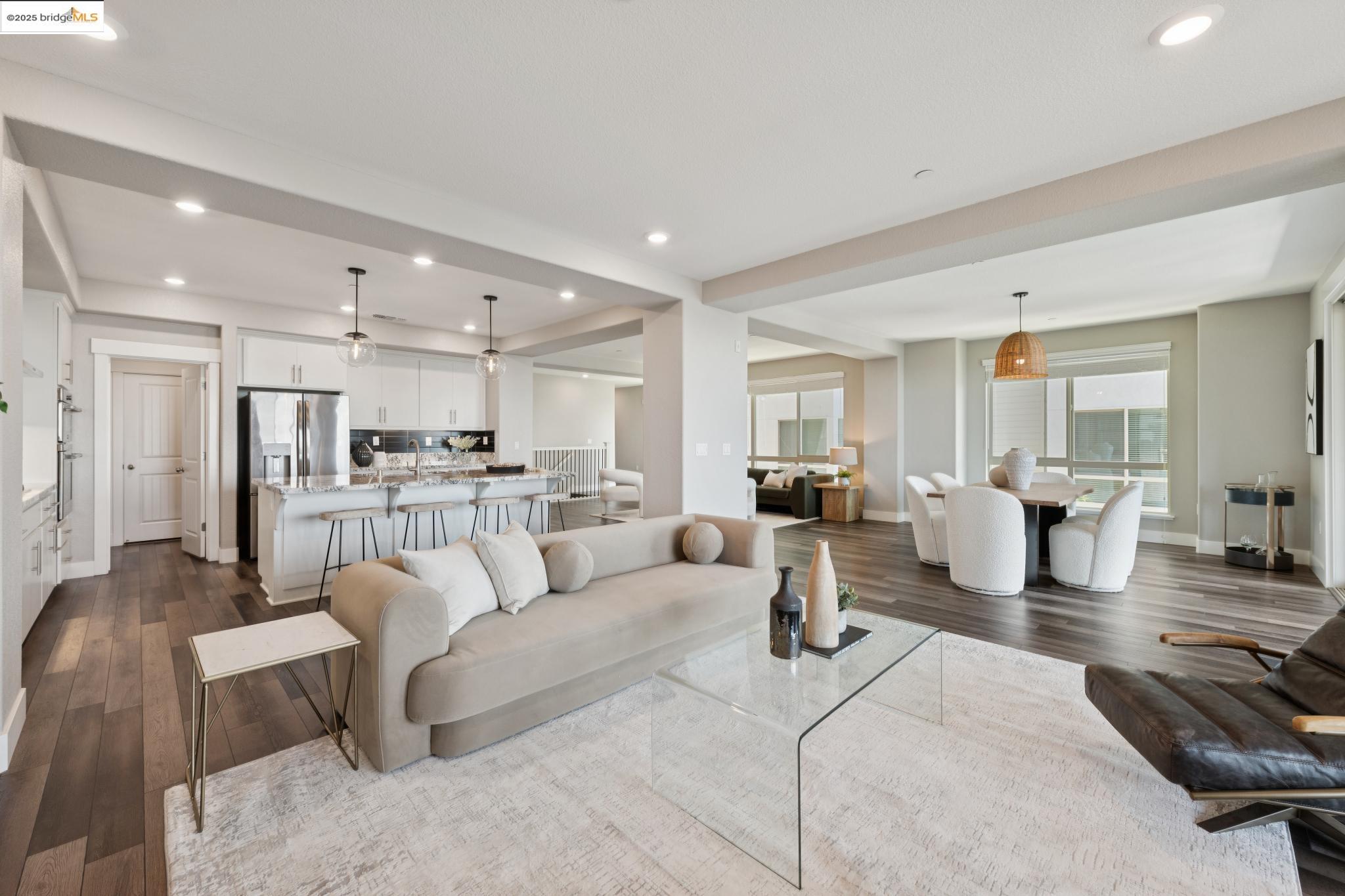 6757 Skyview Dr