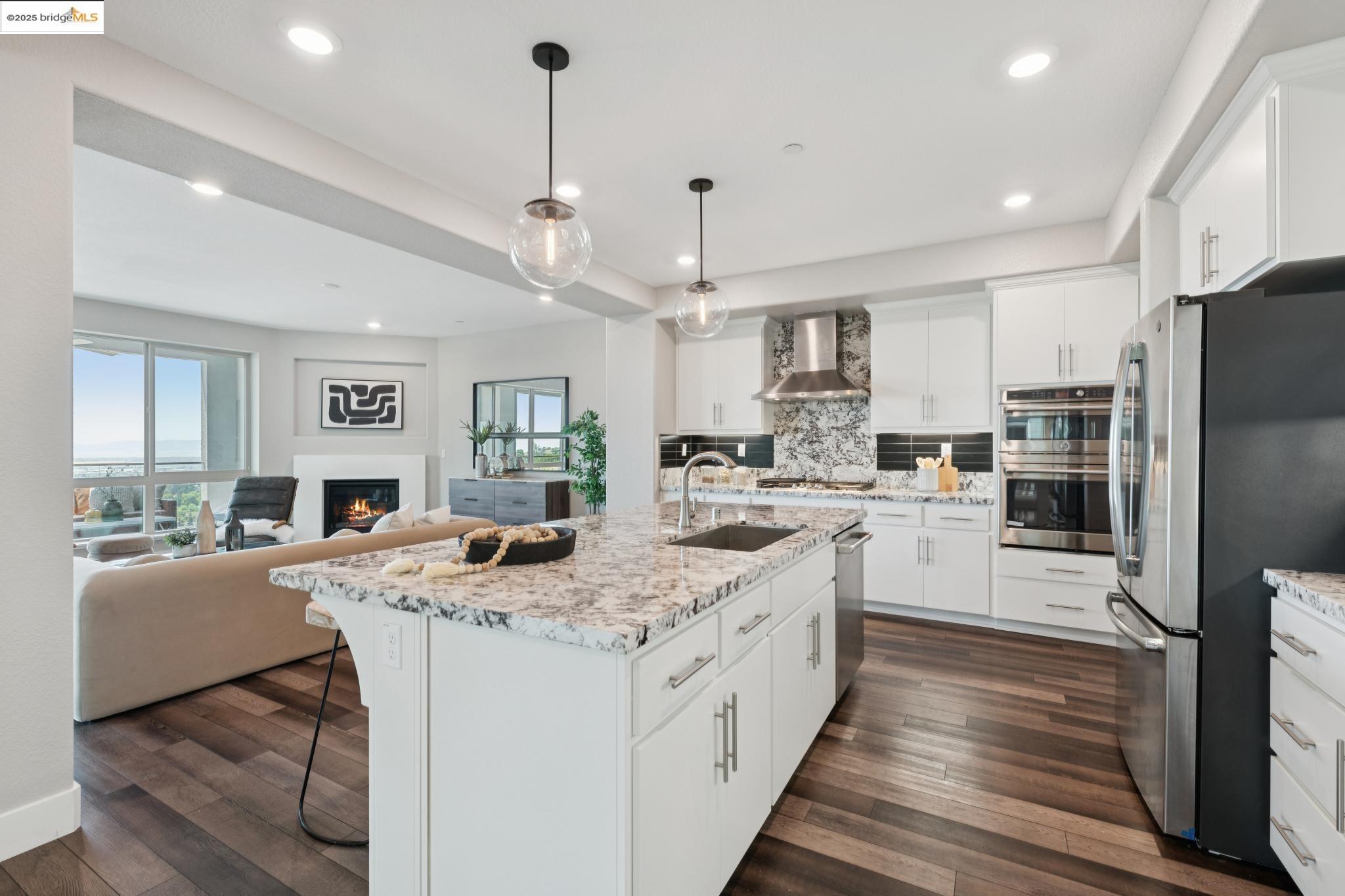6757 Skyview Dr